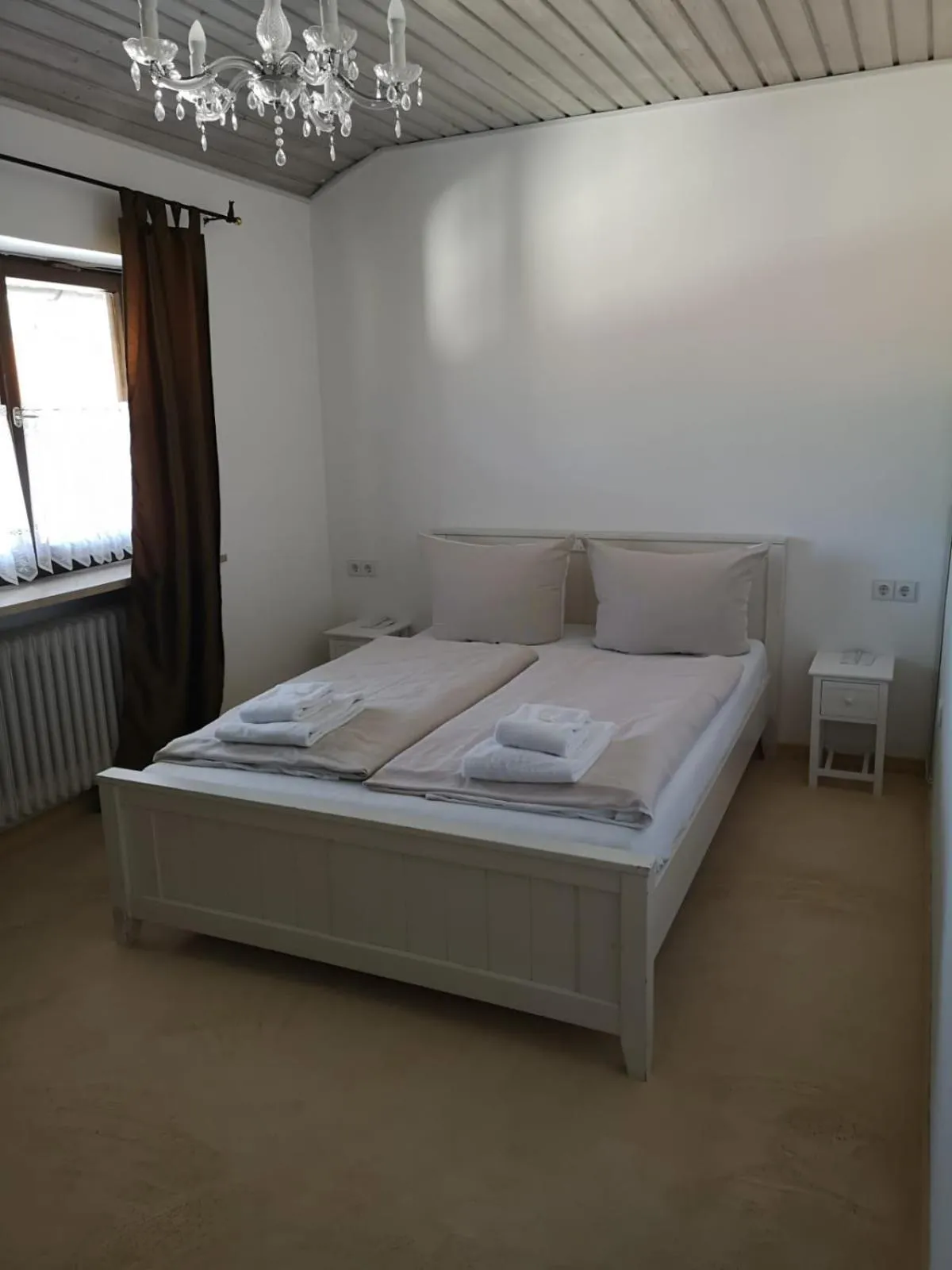 Bed in DEVA Hotel-Restaurant Fischerwirt inklusive Chiemgau Card