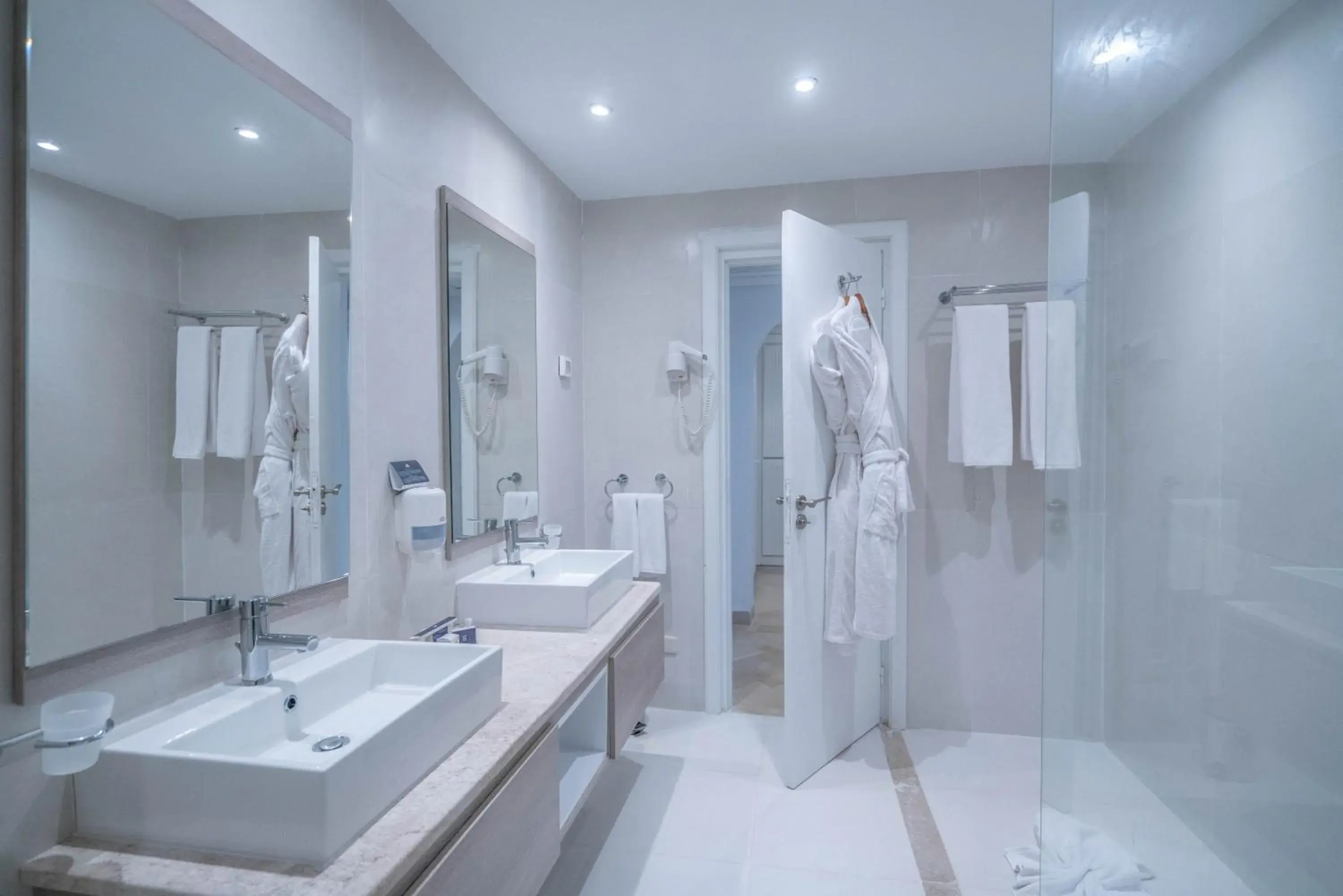 Double Room in Ulysse Thalasso & Spa - All Inclusive Double Room in Ulysse Thalasso & Spa - All Inclusive