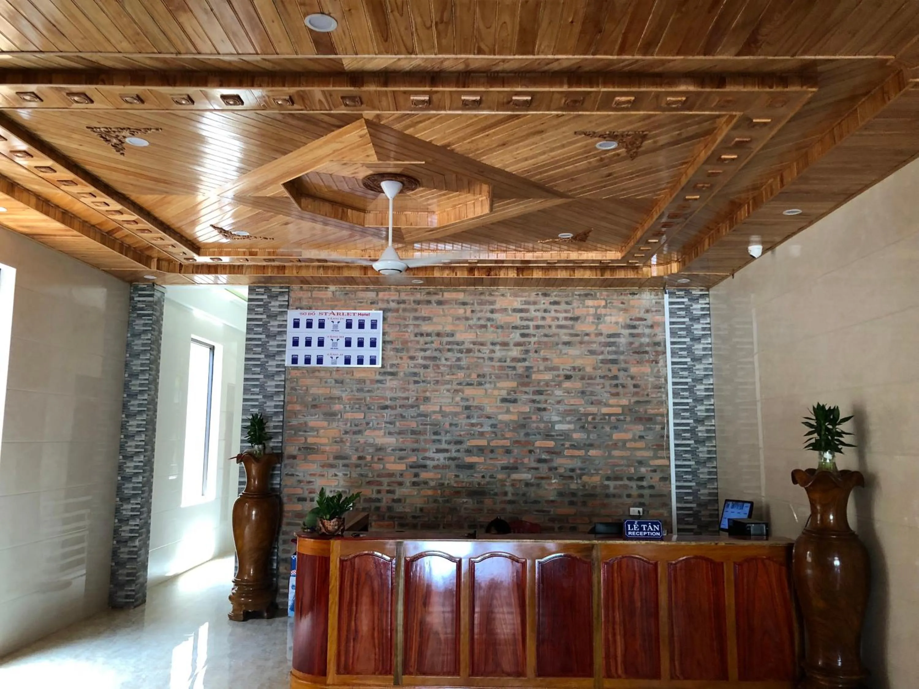 Staff in Starlet Hotel Phong Nha