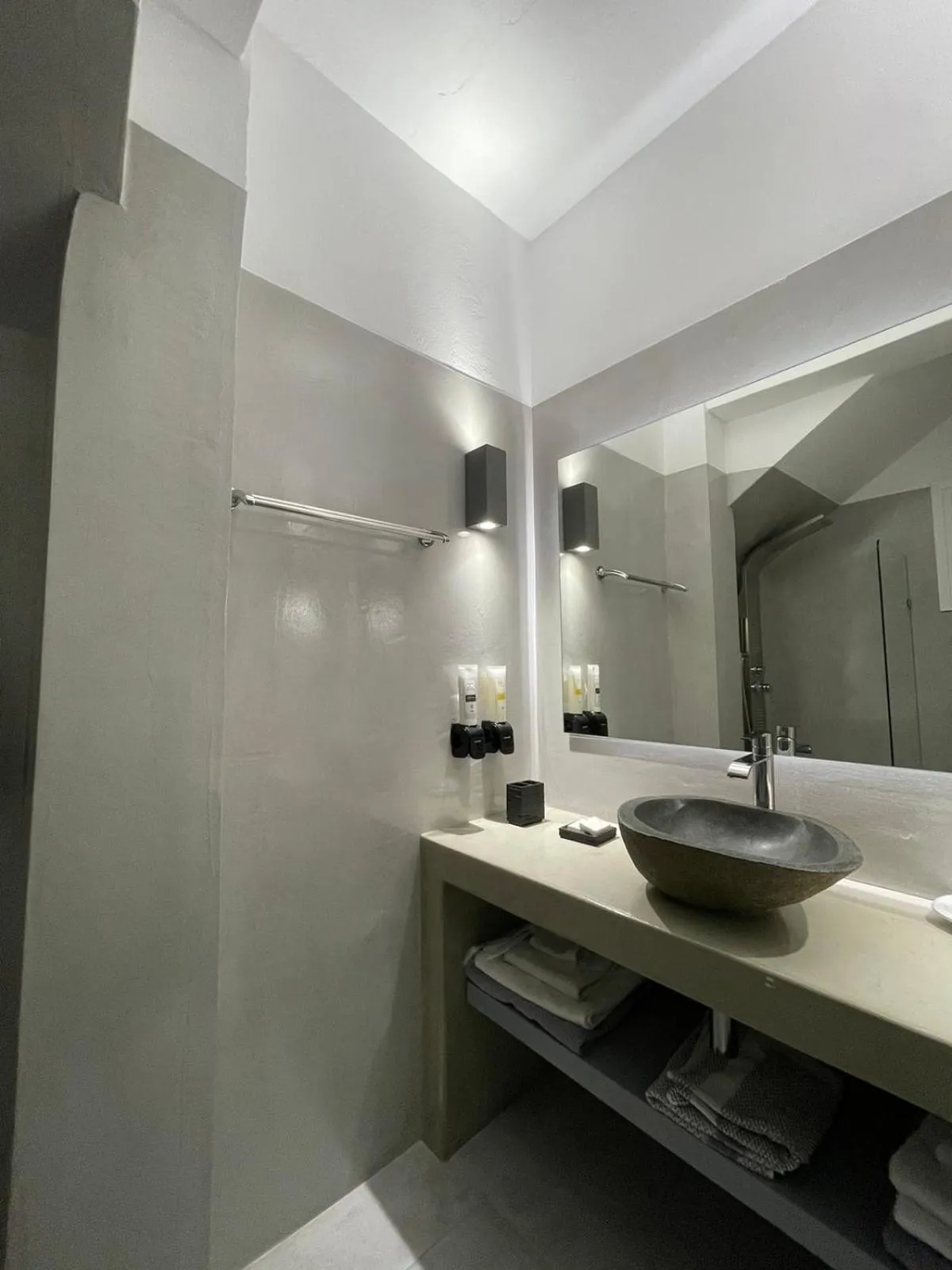 Bathroom in Zoumis Residence