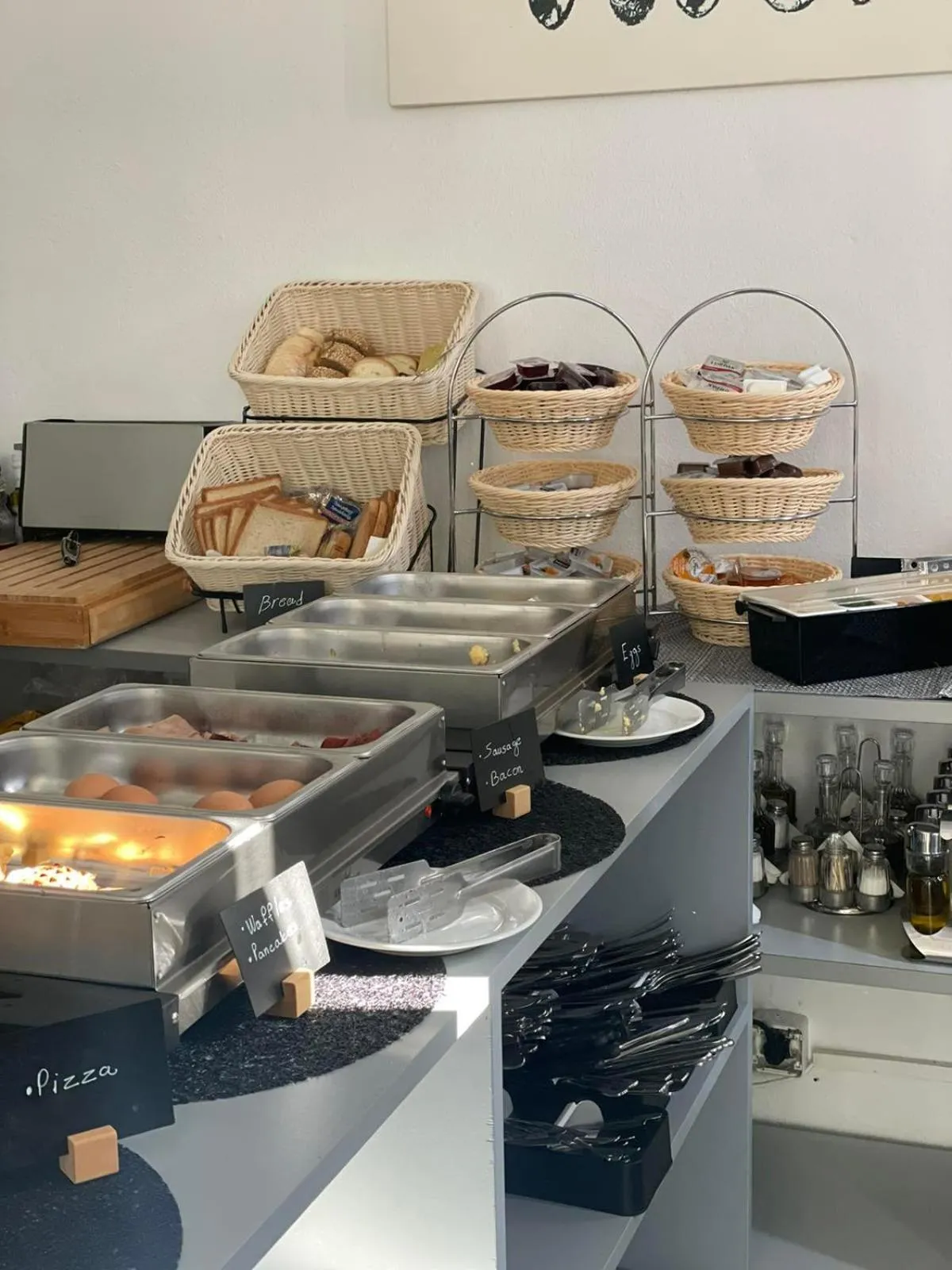 Breakfast in Zoumis Residence