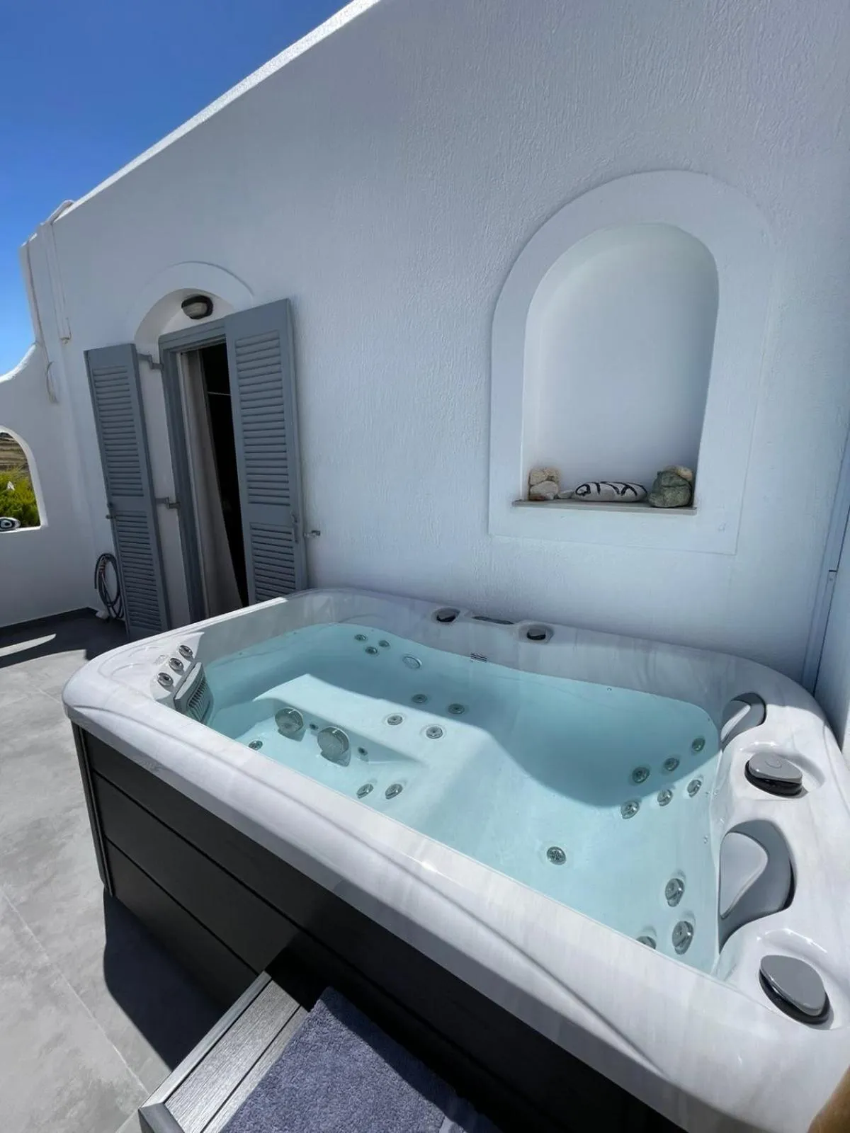 Hot Tub in Zoumis Residence