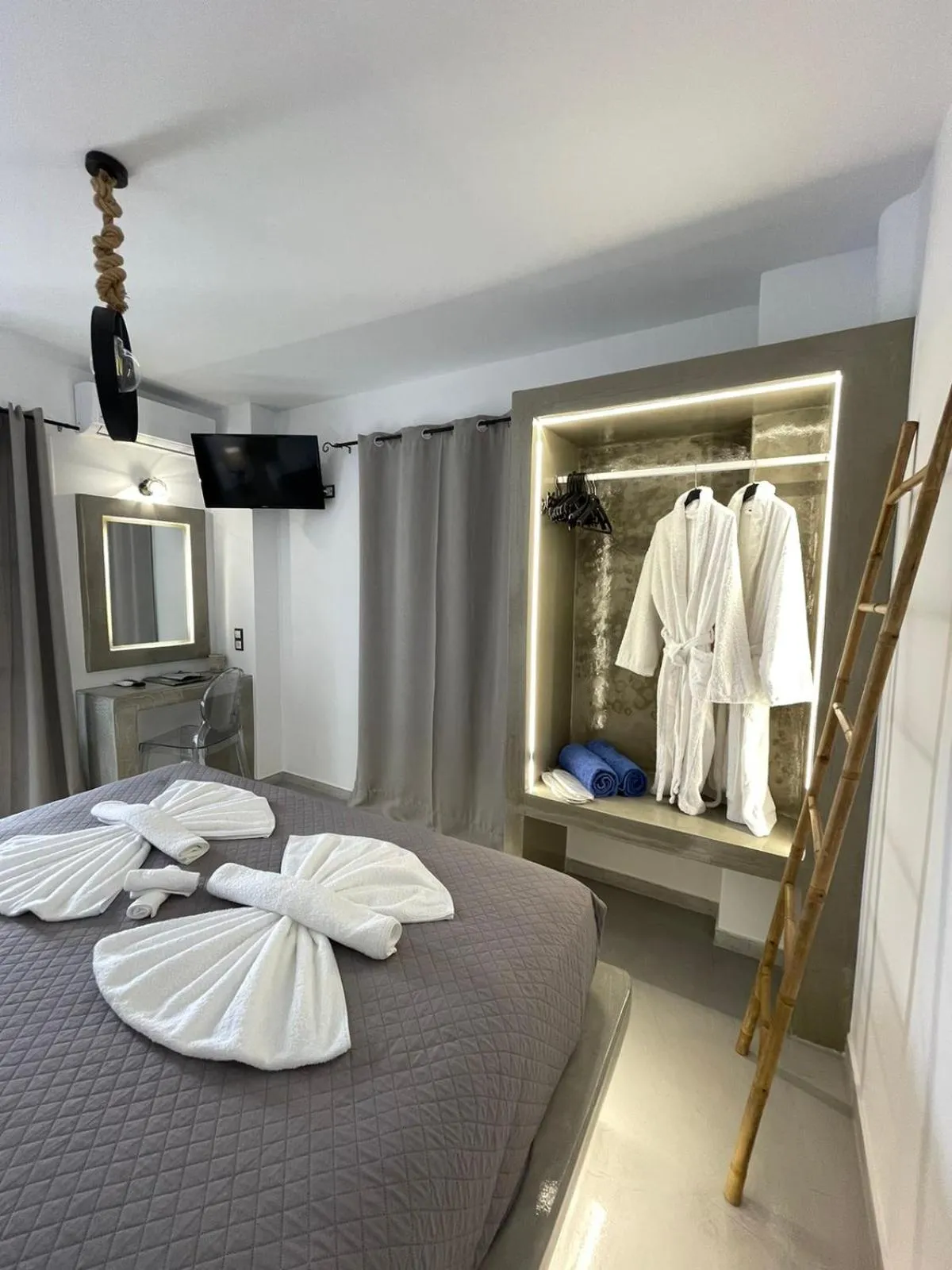 Bedroom, Bed in Zoumis Residence