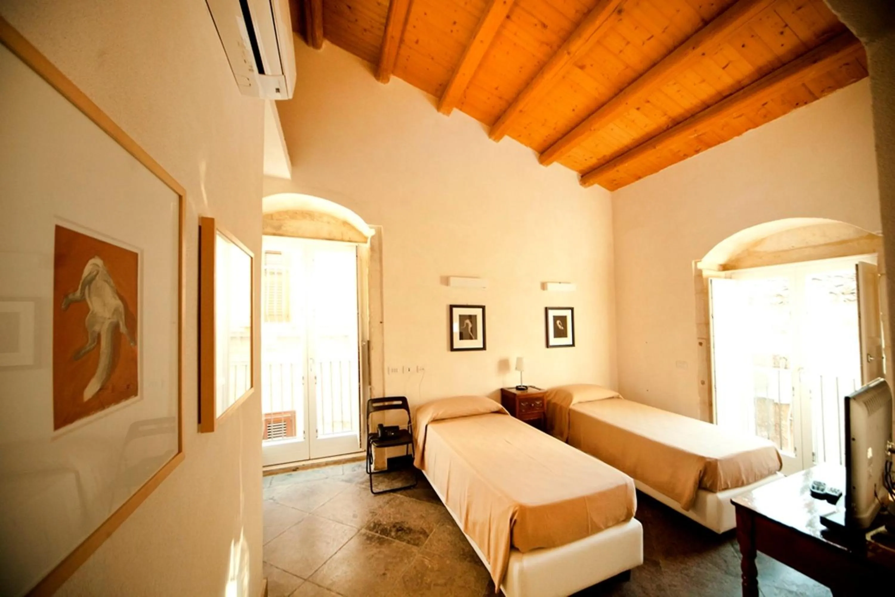 Balcony/Terrace, Bed in Hotel Dell'Orologio