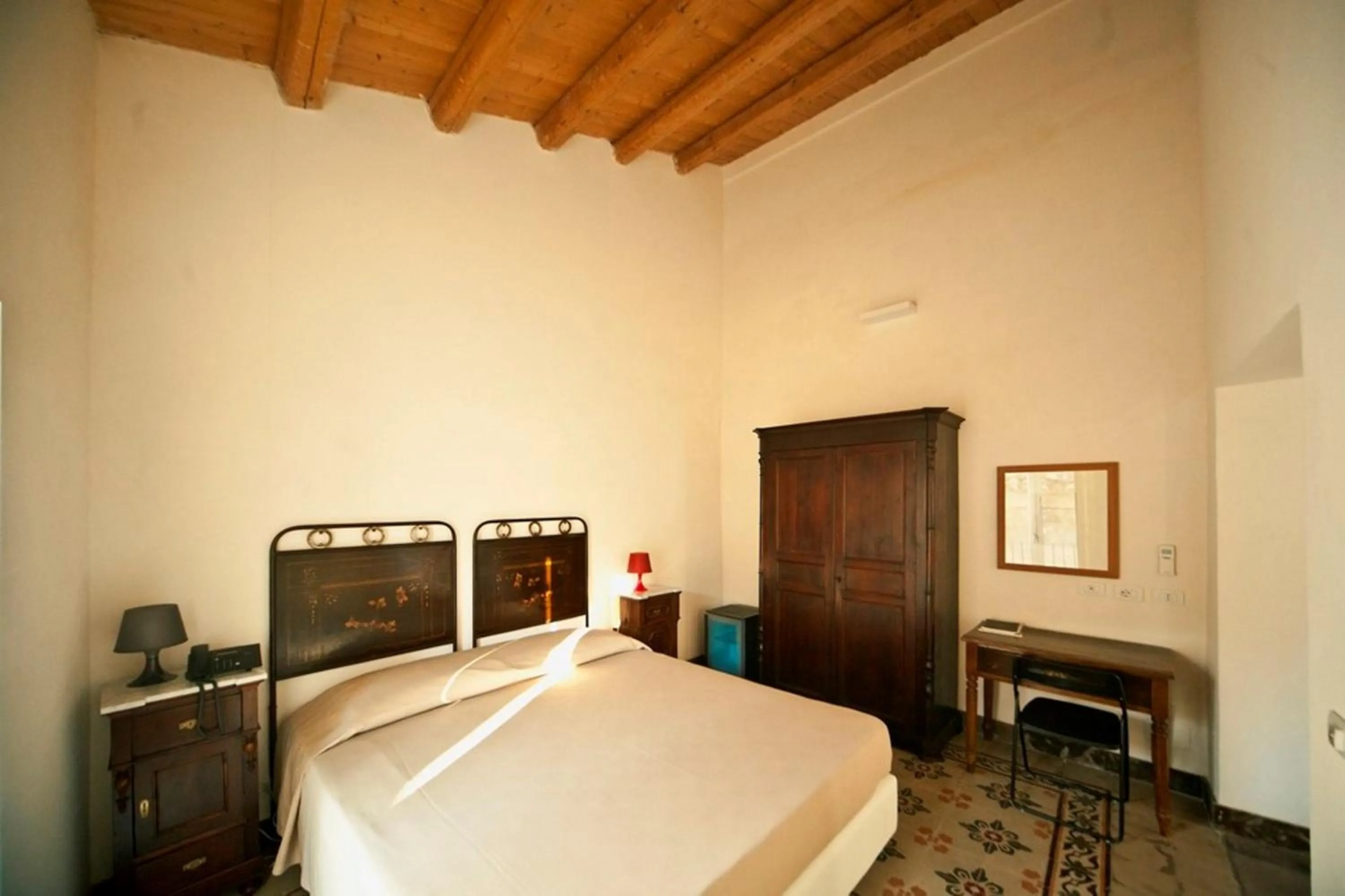 Bedroom, Bed in Hotel Dell'Orologio