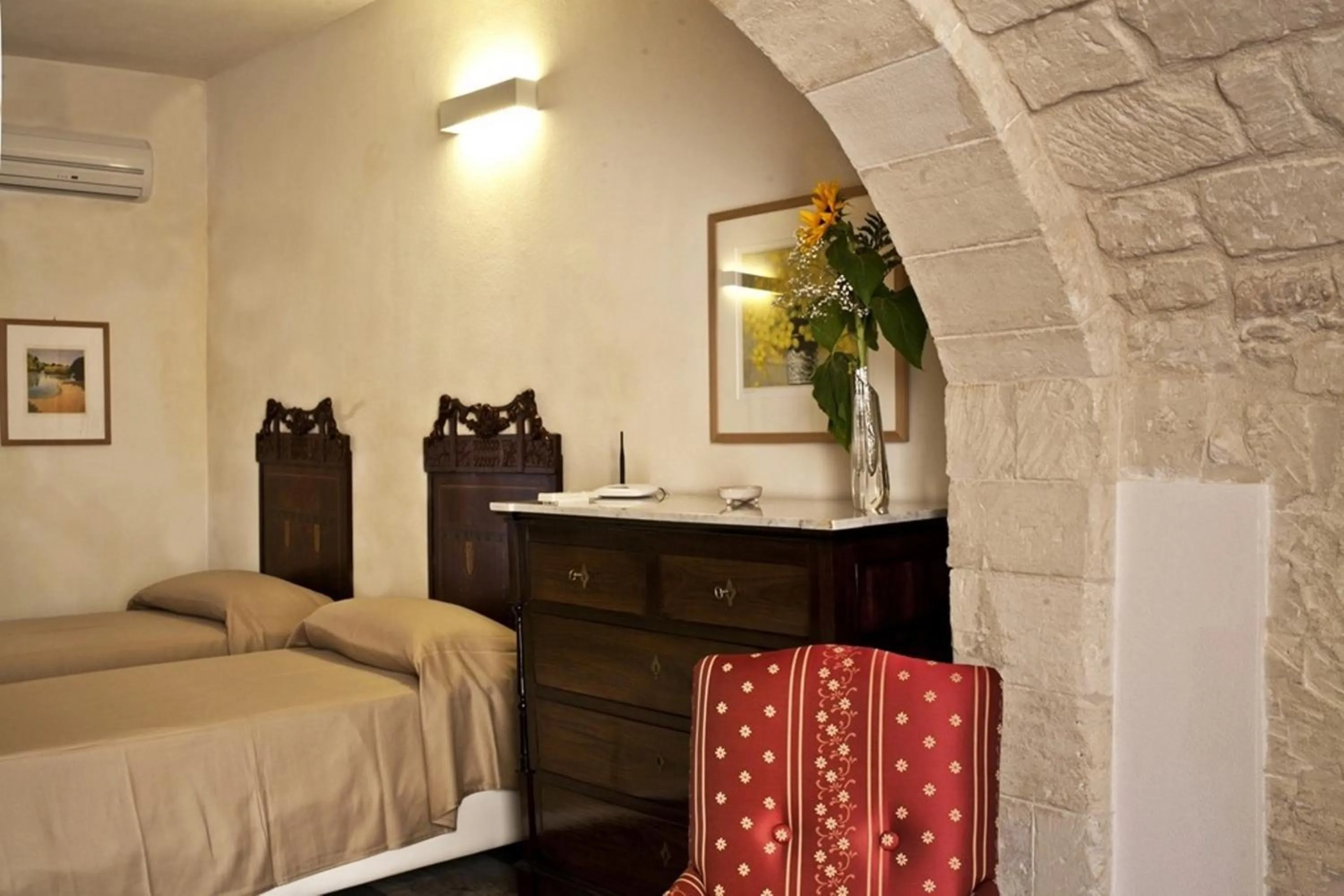 Bedroom, Bed in Hotel Dell'Orologio