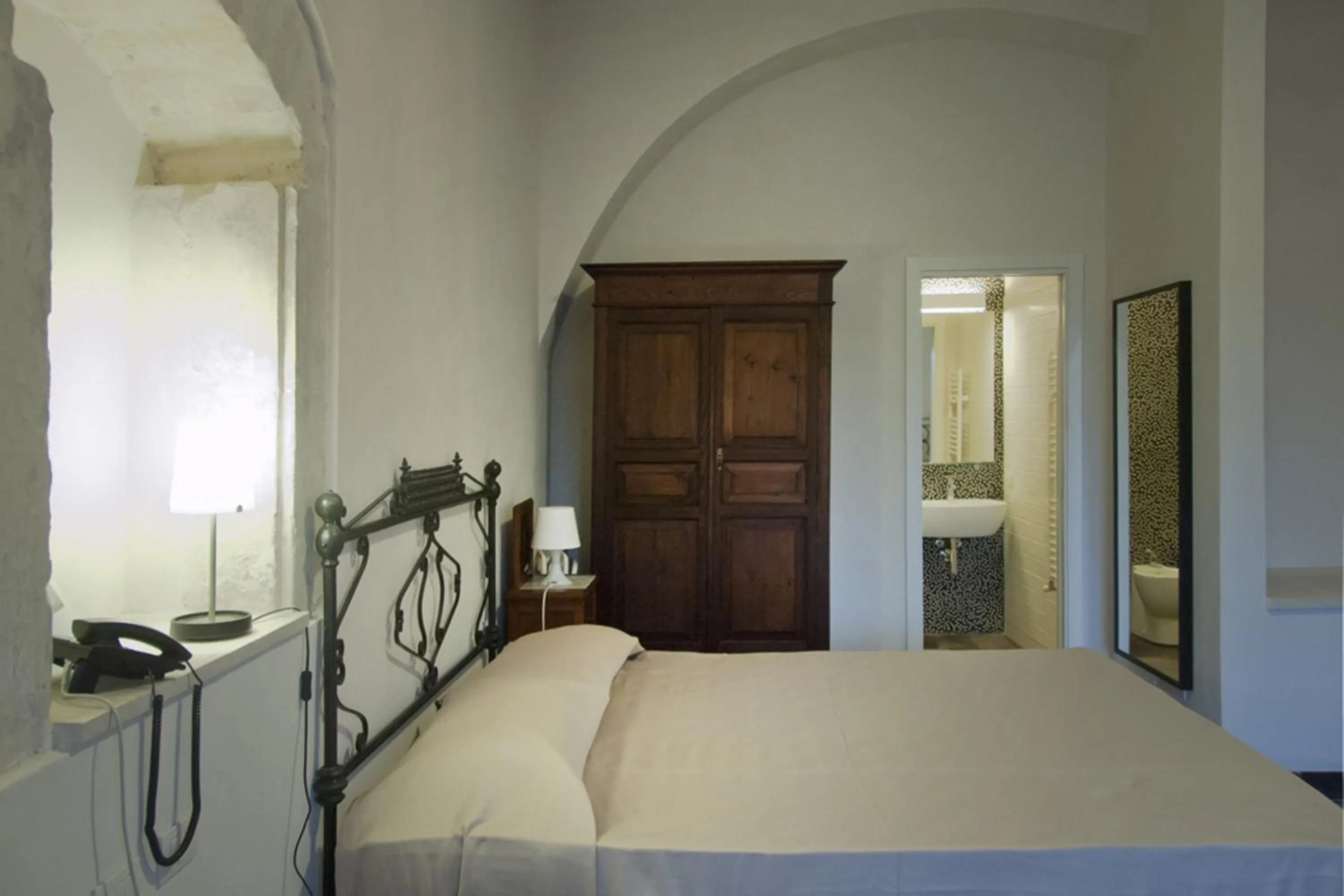 Bedroom, Bed in Hotel Dell'Orologio