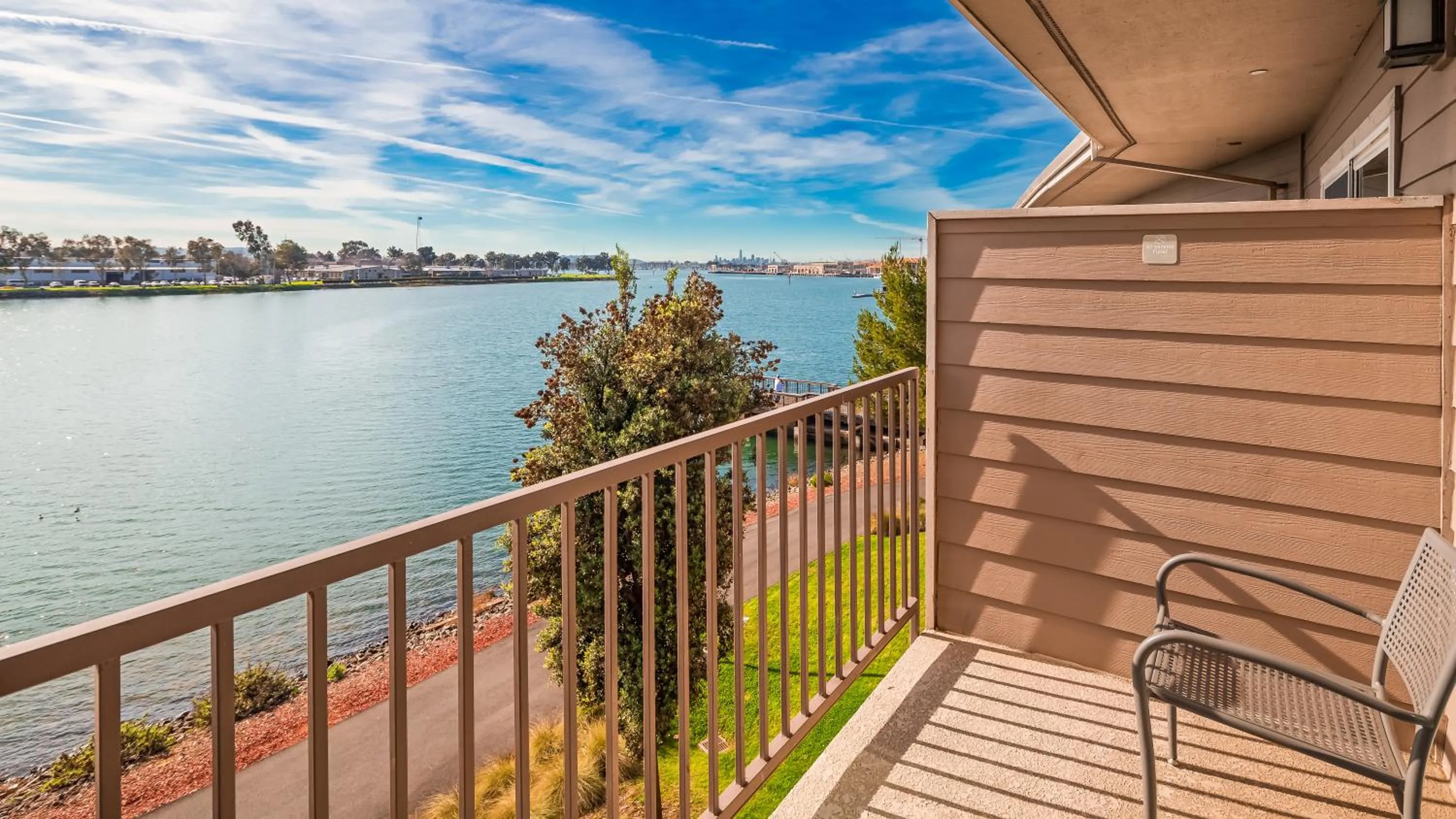 Balcony/Terrace in Executive Inn & Suites Oakland