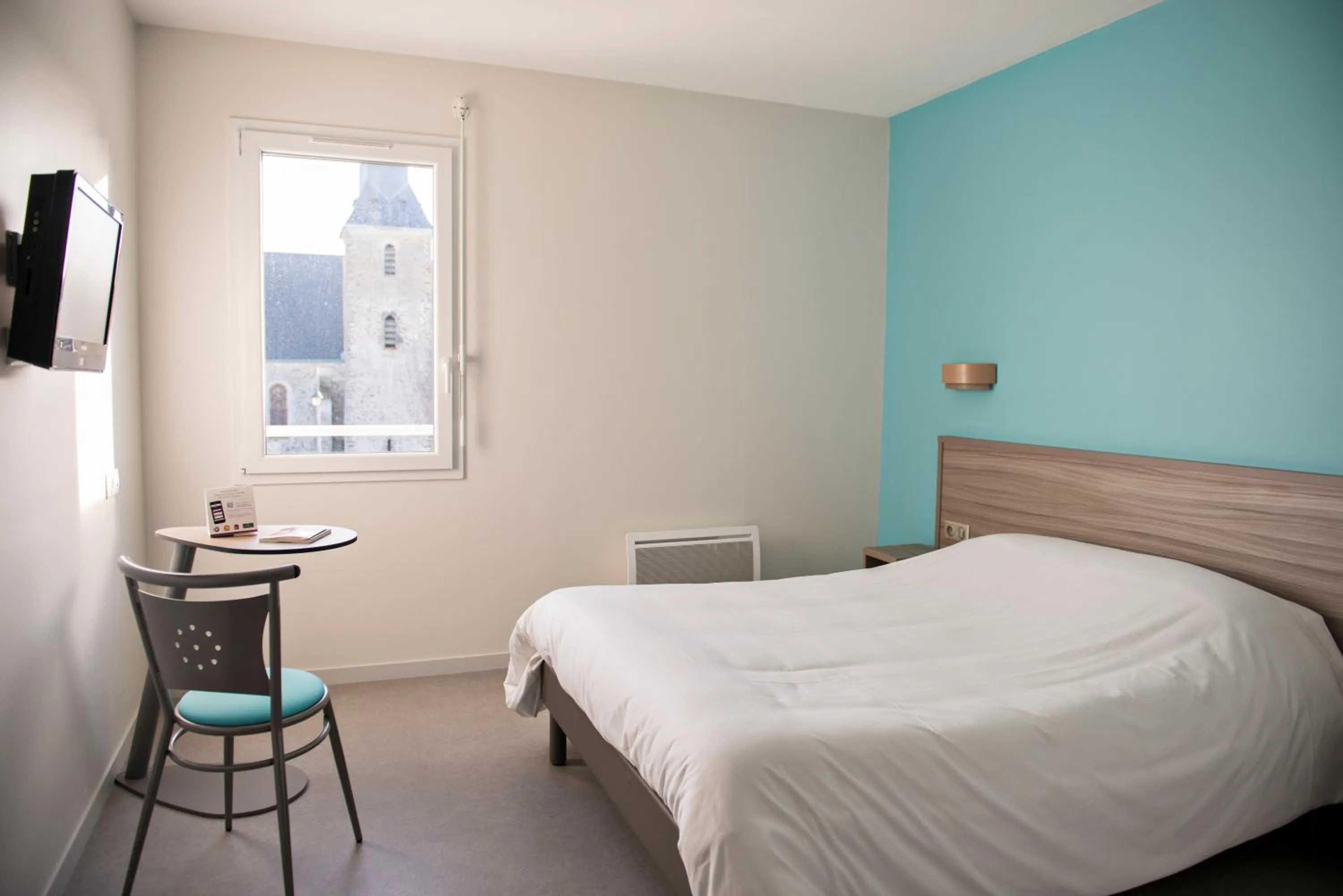 Bed in Ashley Hotel Le Mans Sud