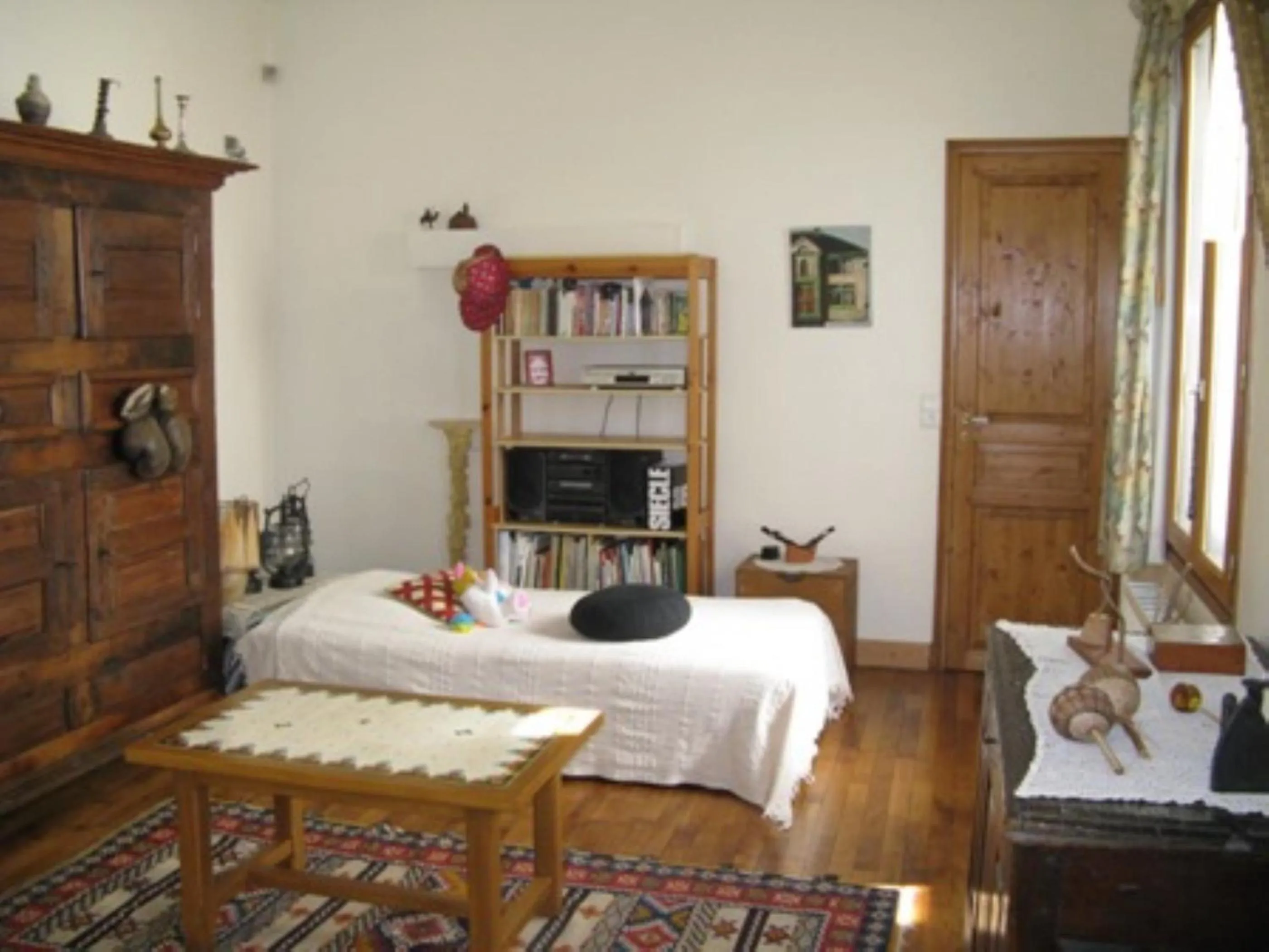 Bedroom, Bed in Chambres d'hôtes Haut de Belleville