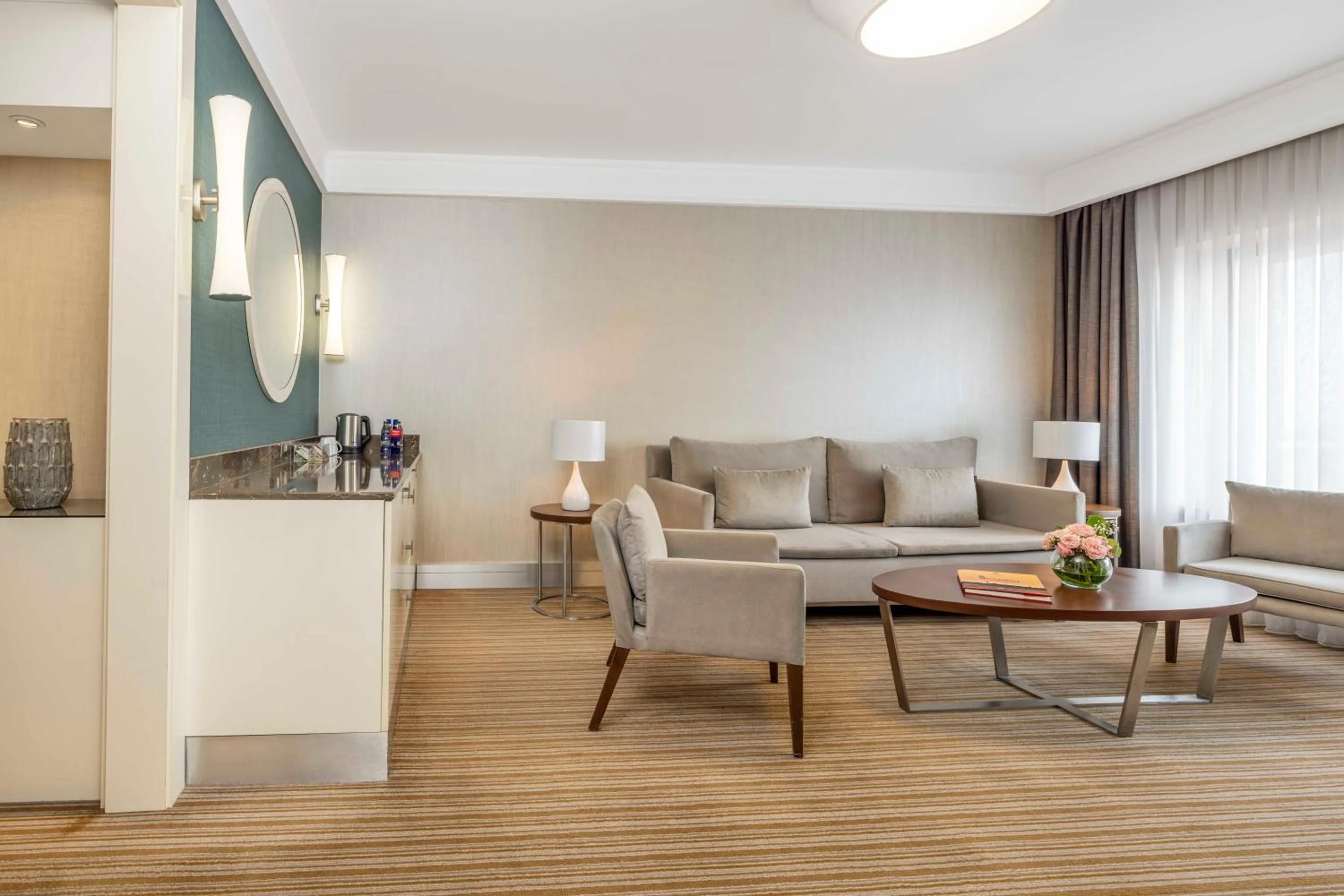 Living room in Ramada Plaza By Wyndham Istanbul Tekstilkent
