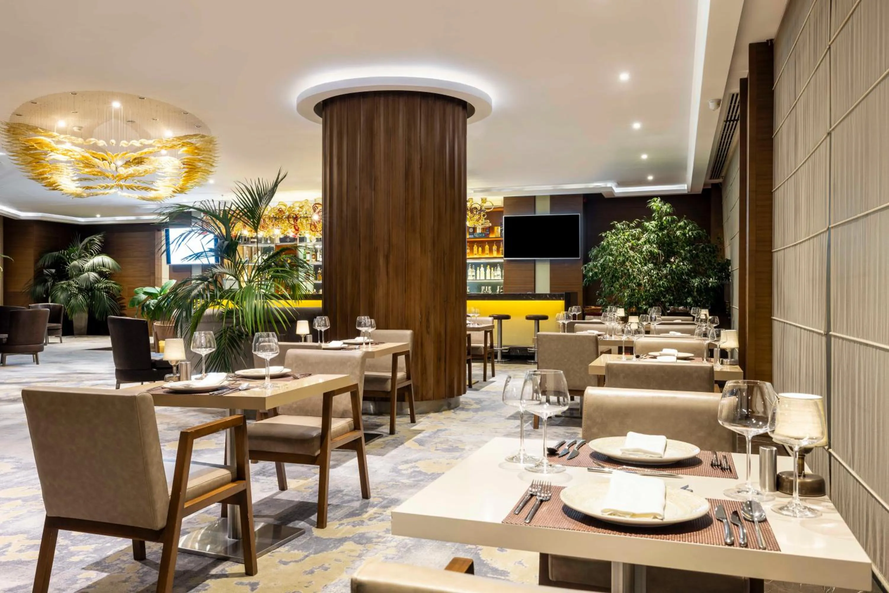 Lounge or bar in Ramada Plaza By Wyndham Istanbul Tekstilkent