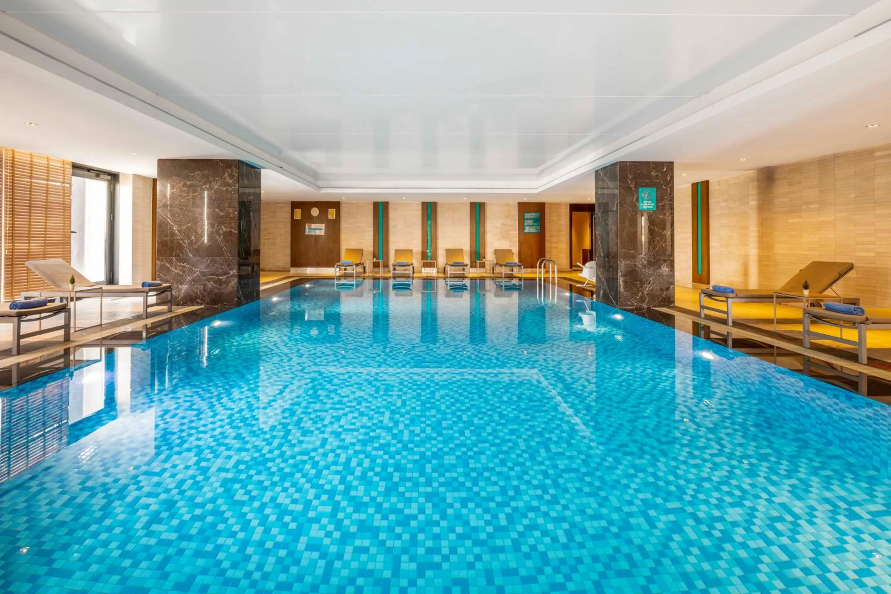 Swimming pool in Ramada Plaza By Wyndham Istanbul Tekstilkent