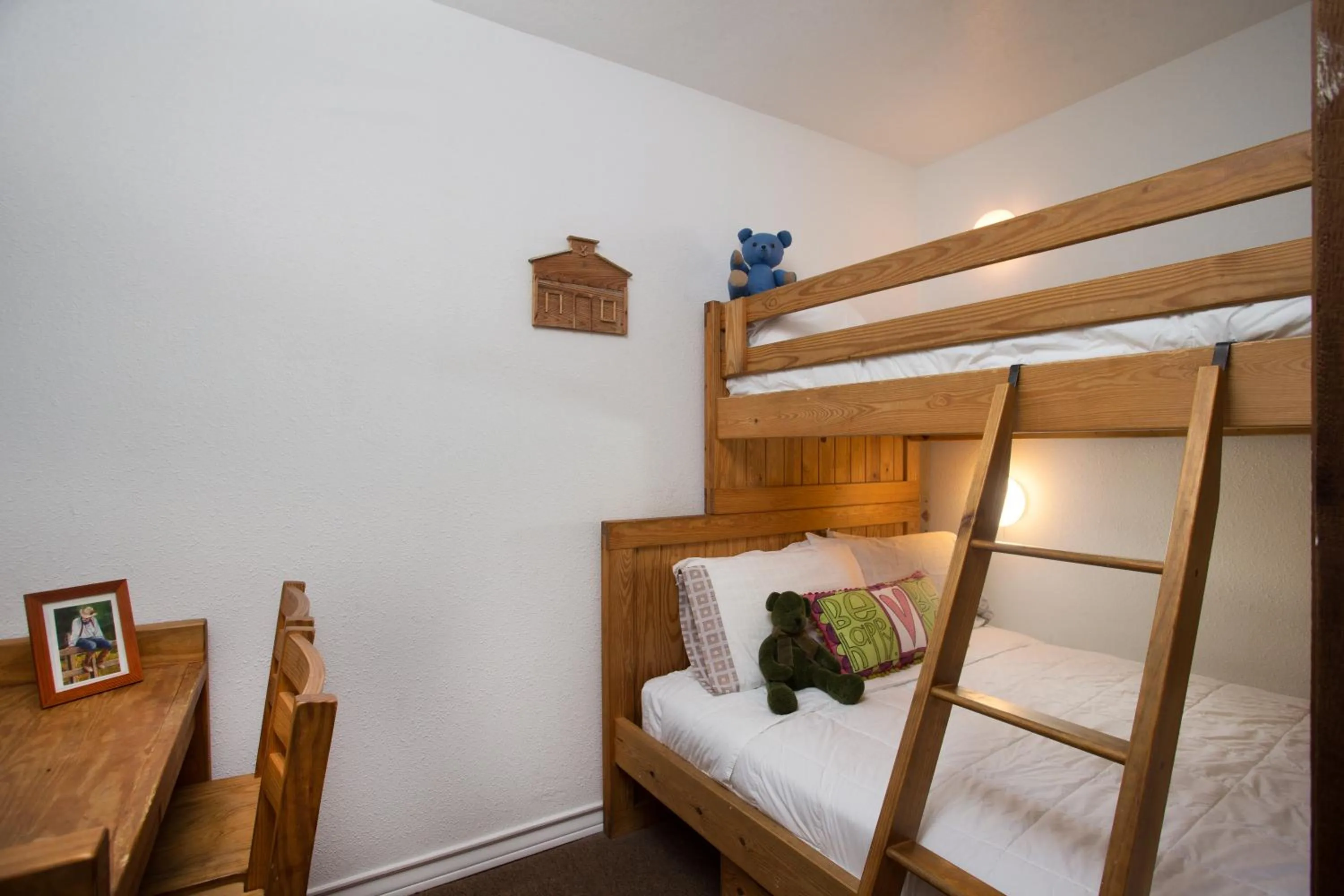 Seating area, Bed in Y O Ranch Hotel and Conference Center