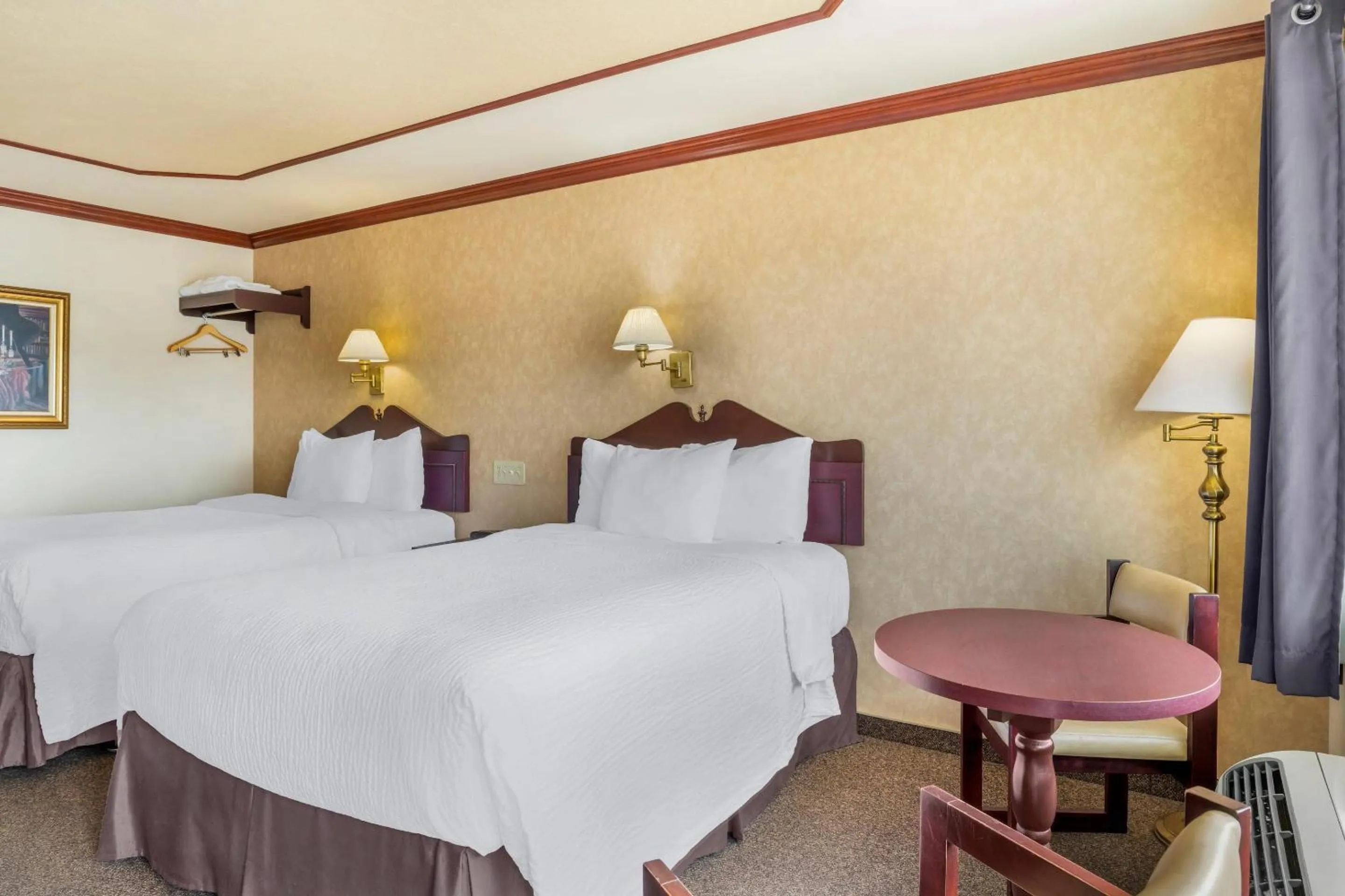 Bedroom, Bed in Rodeway Inn