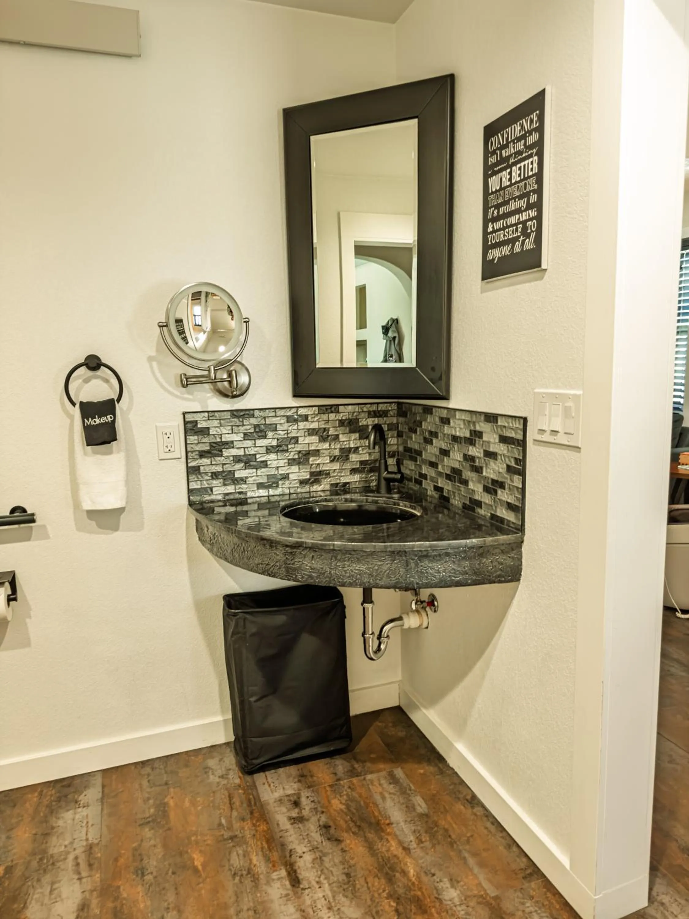 Bathroom in EO Bungalows, Black Hills