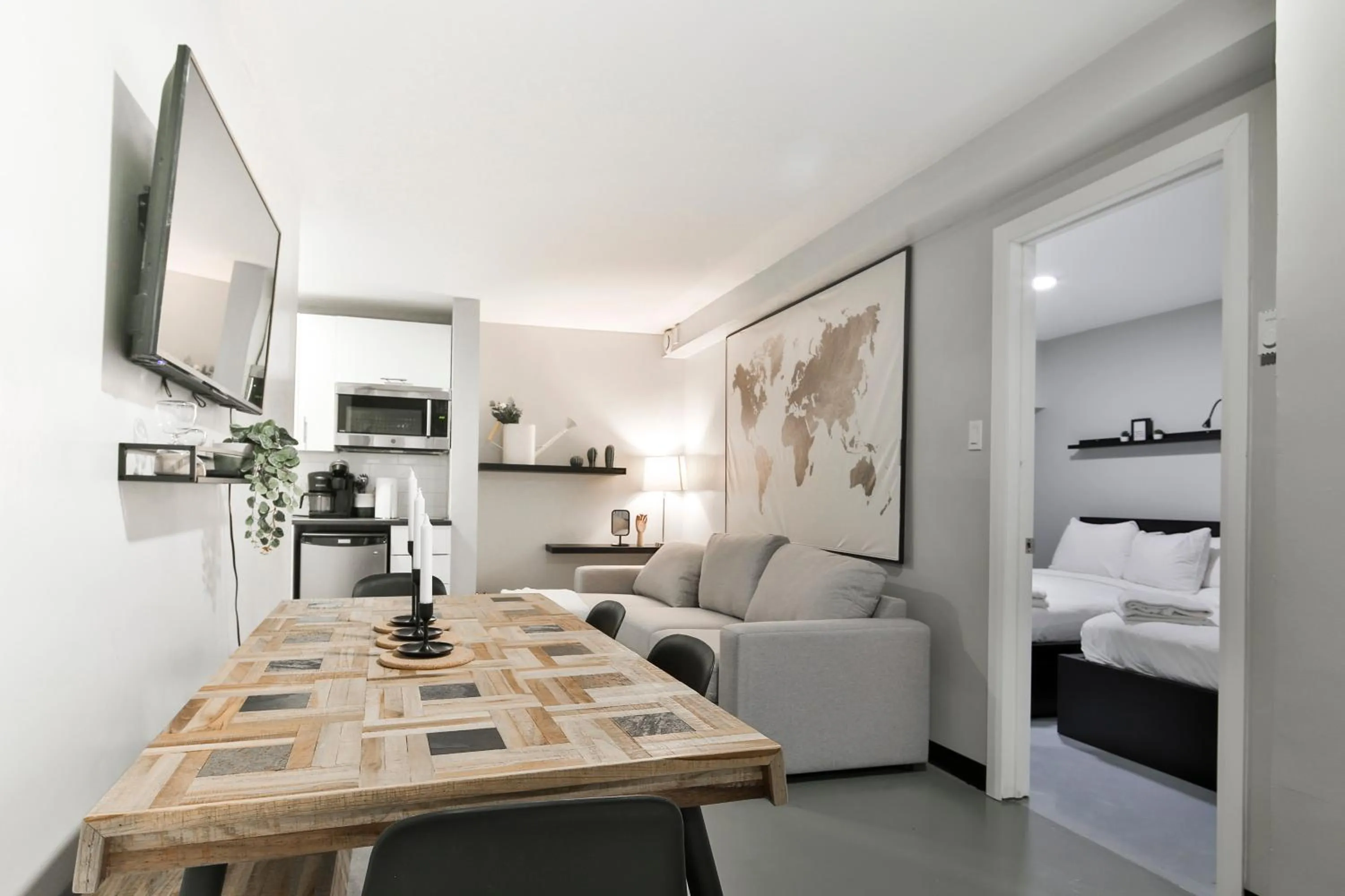 Kitchen or kitchenette, Bed in Parc Avenue Lofts