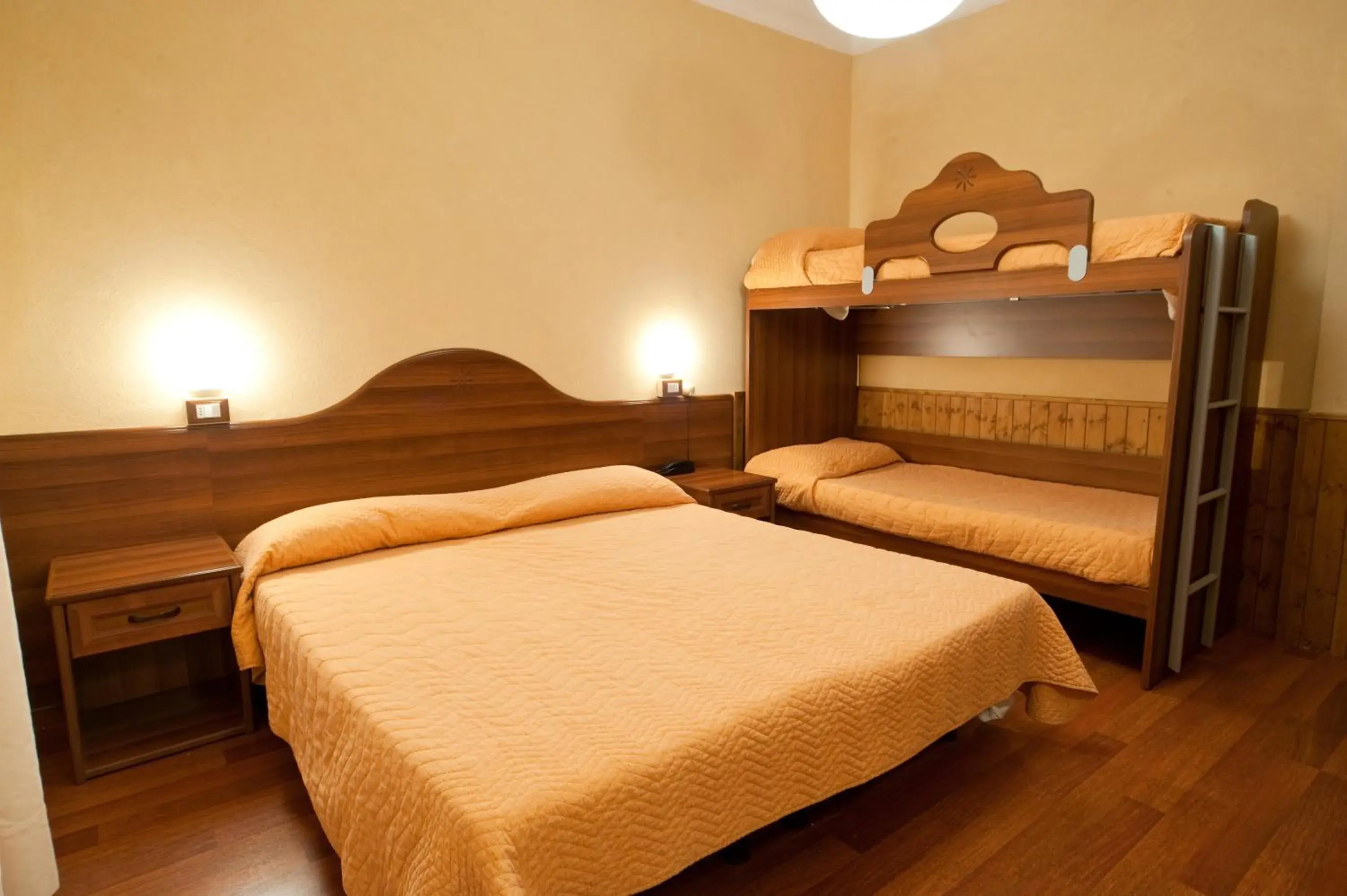 Quadruple Room in Hostaria da Lino Quadruple Room in Hostaria da Lino