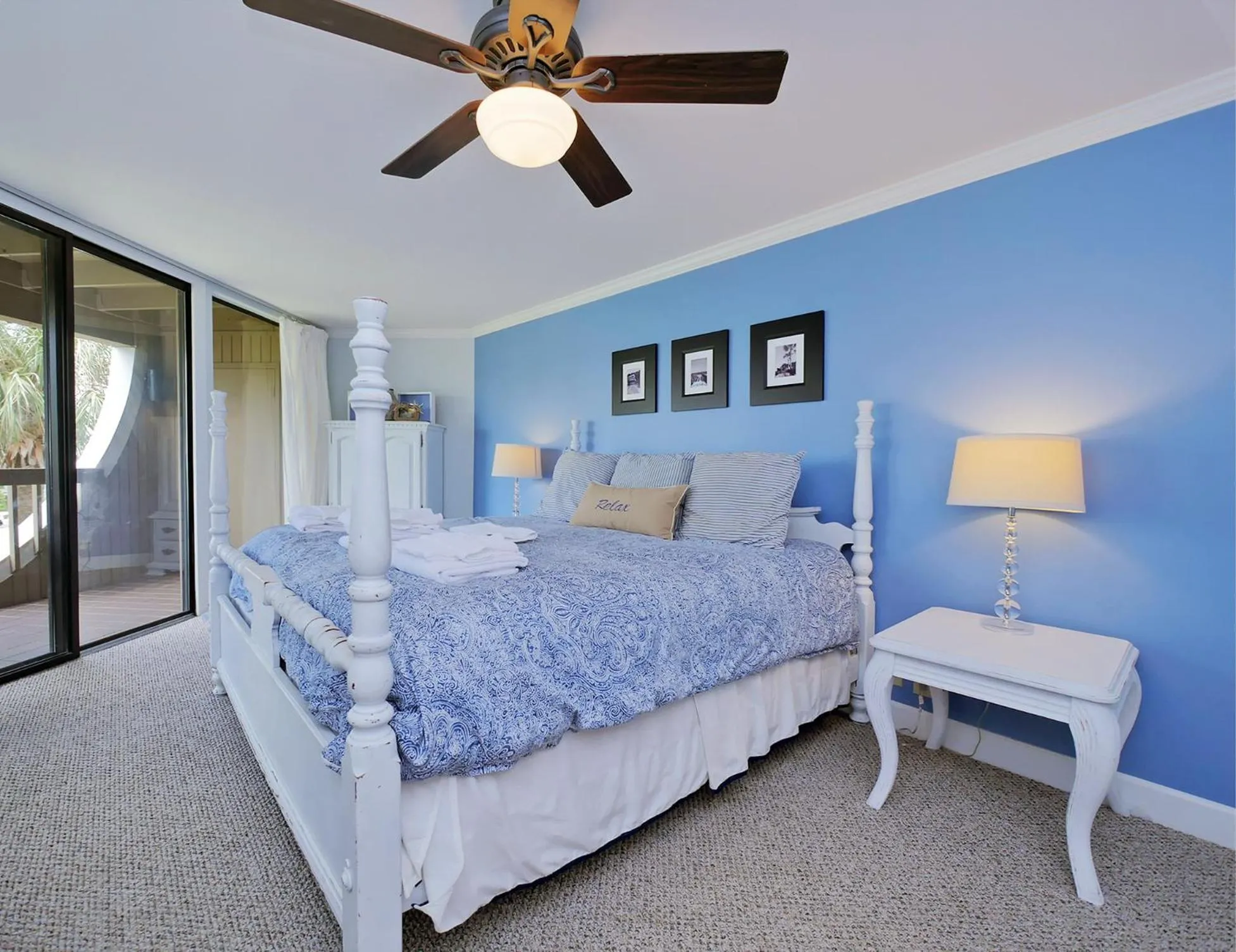 Bedroom, Bed in Hibiscus 201 D