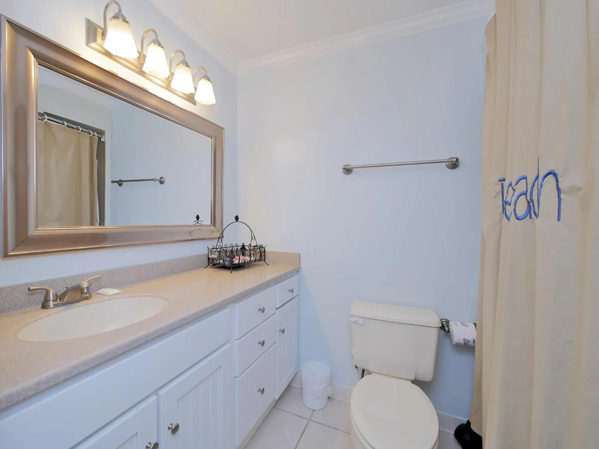 Kitchen or kitchenette in Hibiscus 201 D