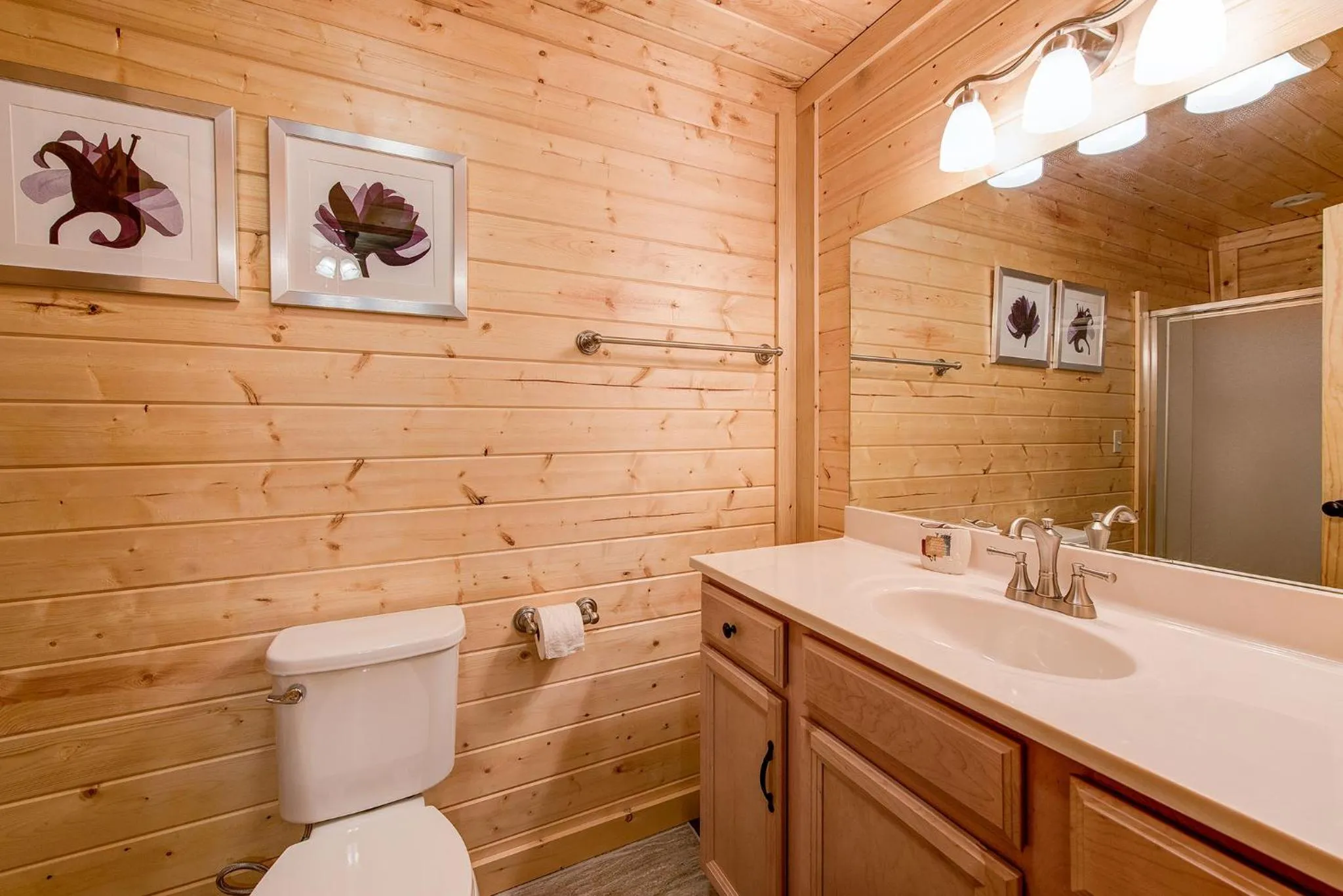 Property building in Emilys Hideaway