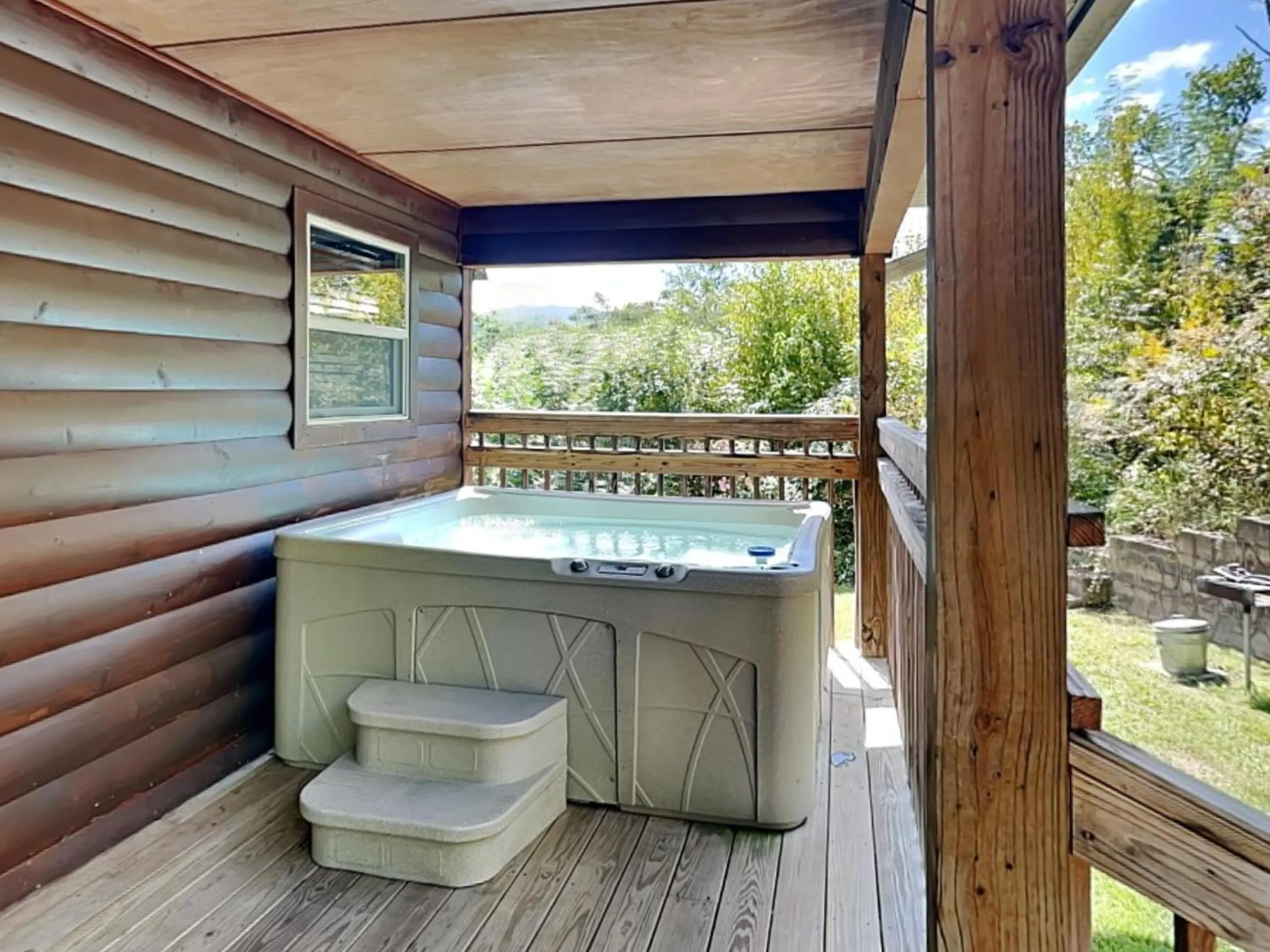 Property building in Emilys Hideaway