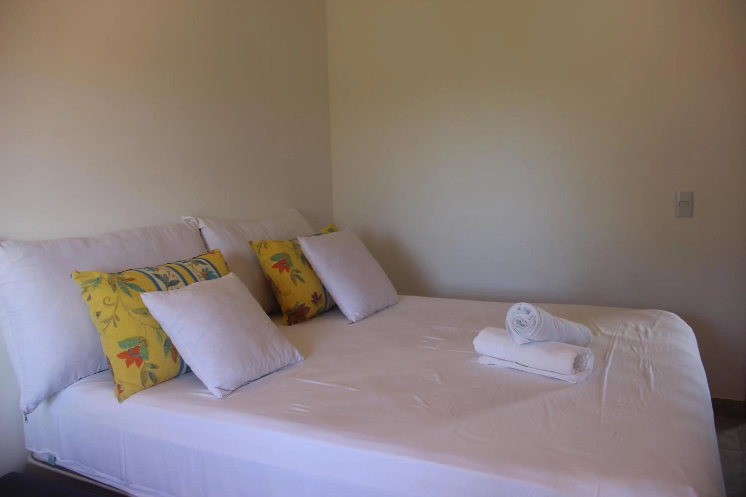 Bed in Flat's Portal do Sol-SMG