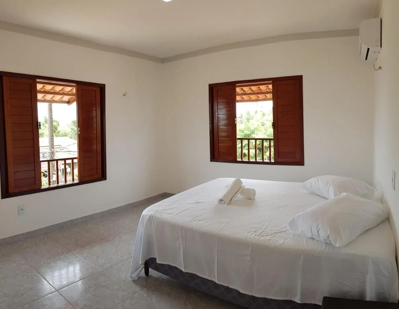 Bed in Flat's Portal do Sol-SMG