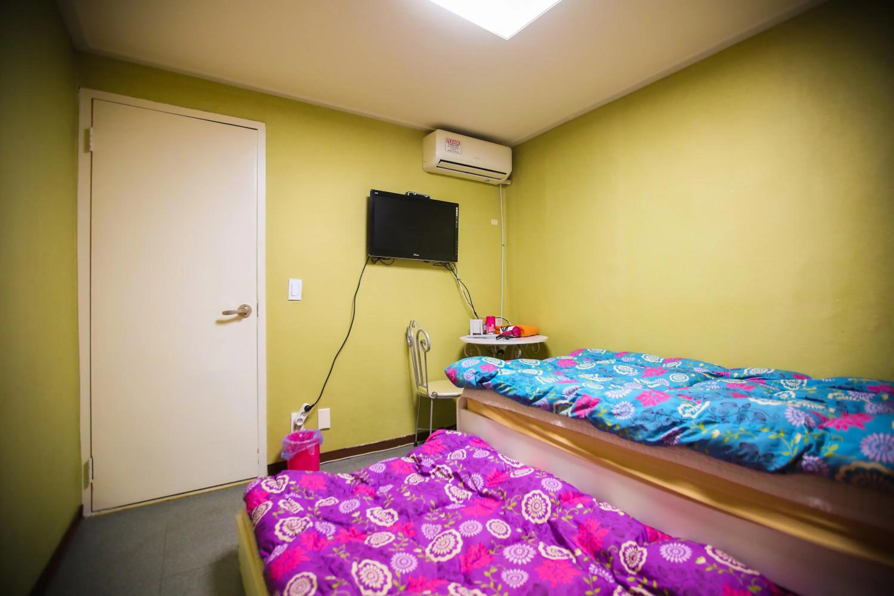 Photo of the whole room, Bed in Korstay Guesthouse Seoul Station