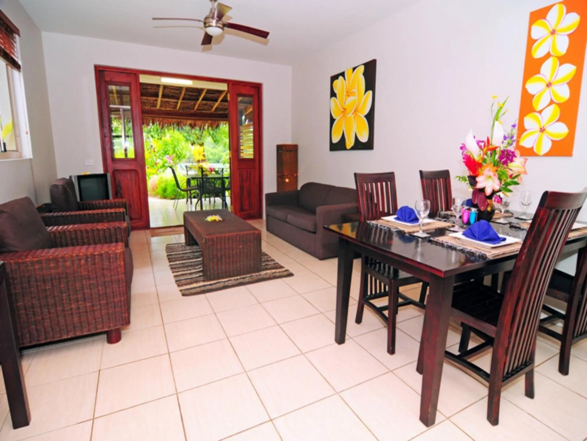 Dining area in MG Cocomo Resort Vanuatu