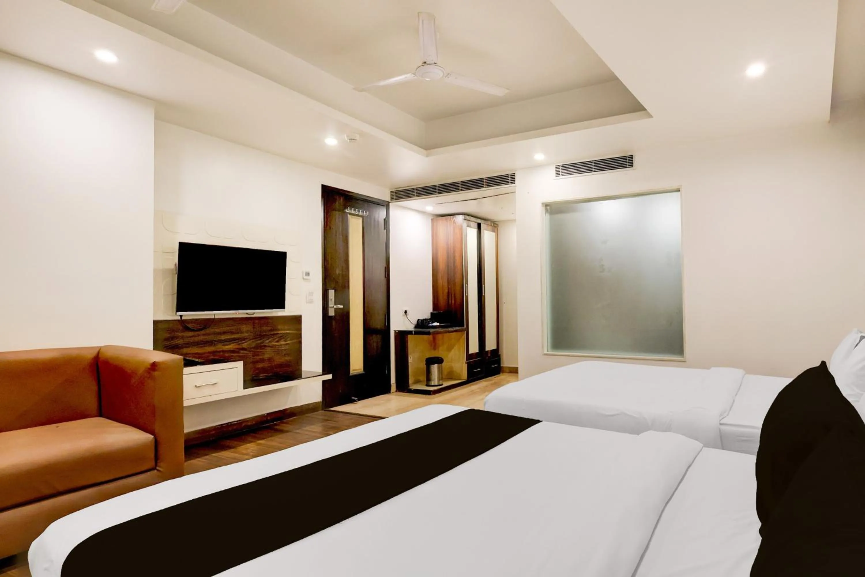 Bedroom, Bed in Super Townhouse Oak New Delhi Central Railway Junction Formerly Uppal International