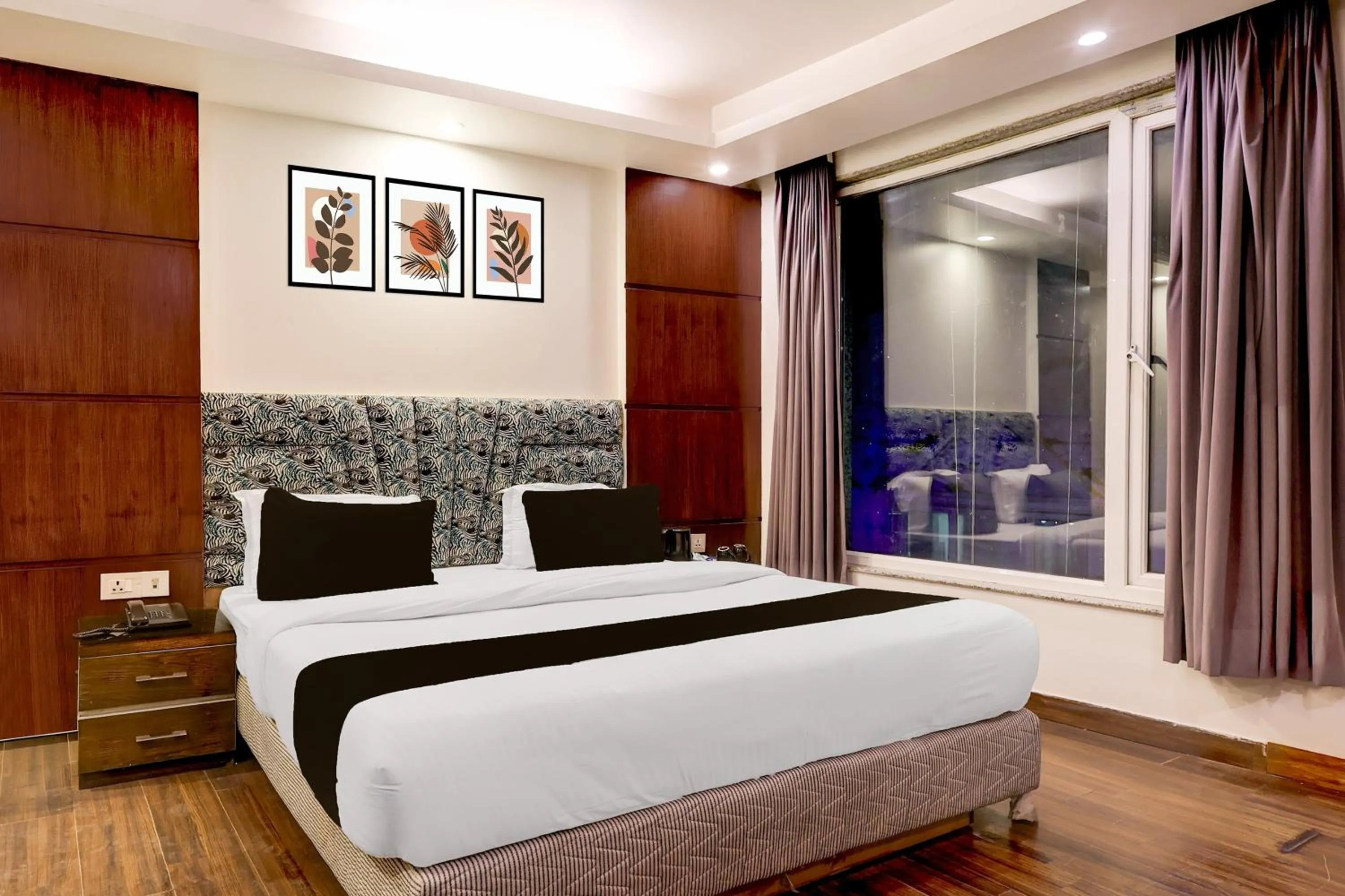 Bedroom, Bed in Super Townhouse Oak New Delhi Central Railway Junction Formerly Uppal International
