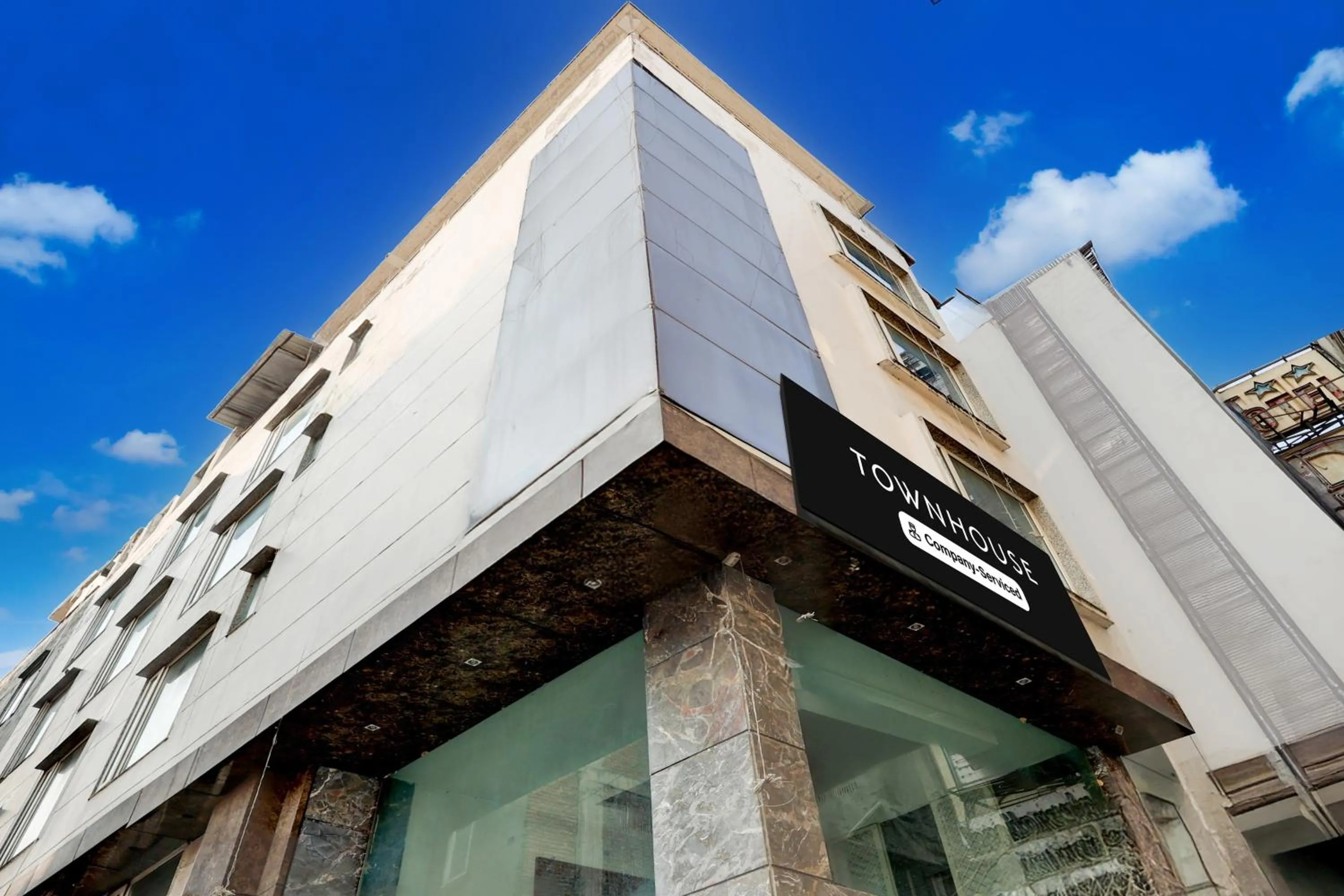 Facade/entrance in Super Townhouse Oak New Delhi Central Railway Junction Formerly Uppal International