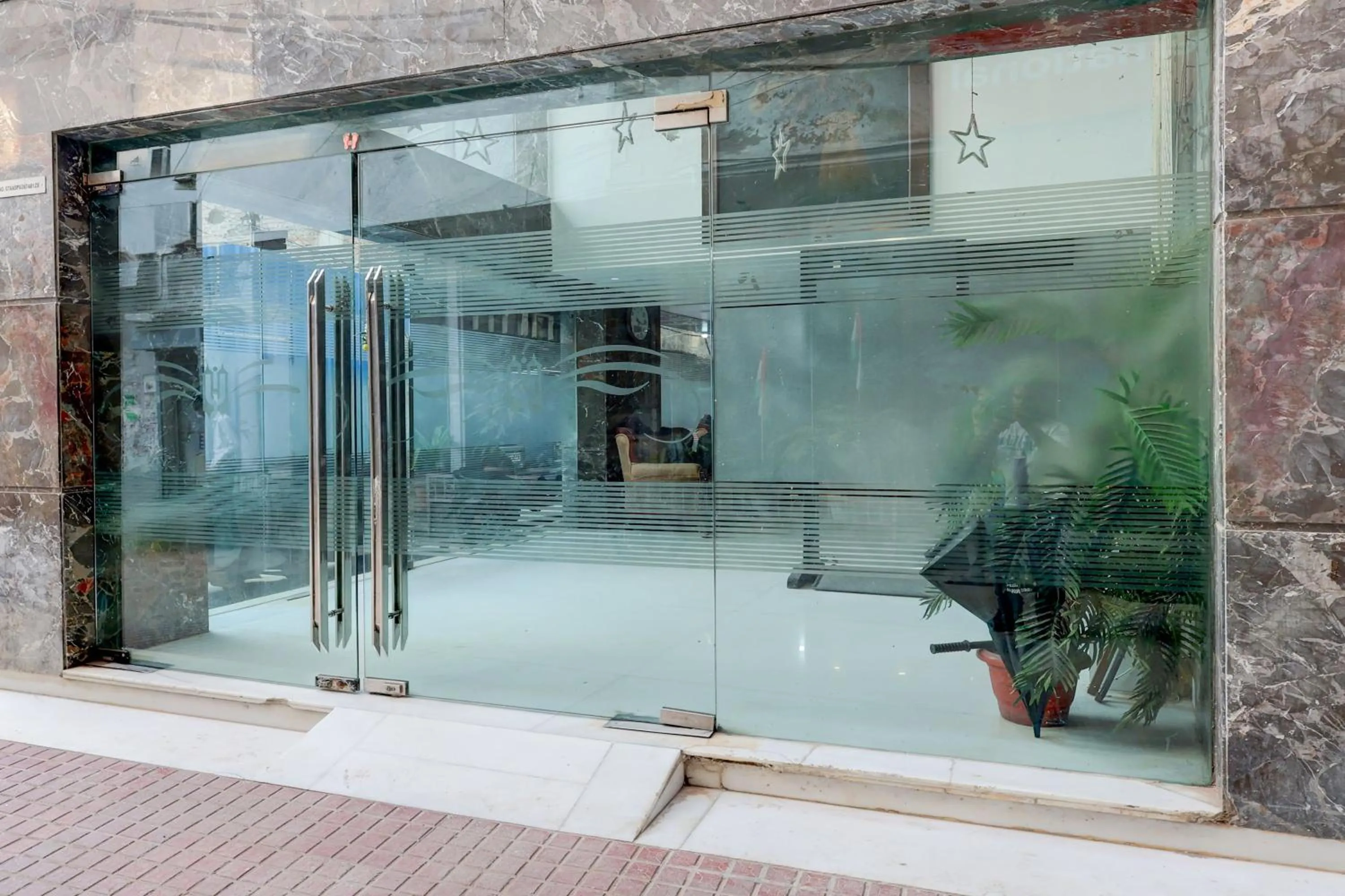 Facade/entrance in Super Townhouse Oak New Delhi Central Railway Junction Formerly Uppal International