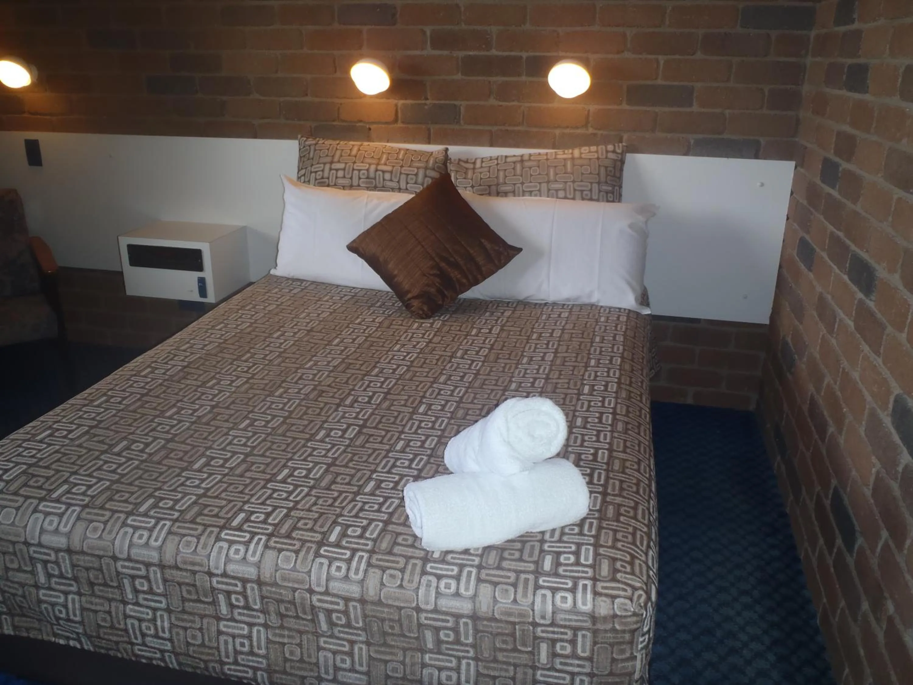 Bedroom, Bed in Cattleman's Rest Motor Inn