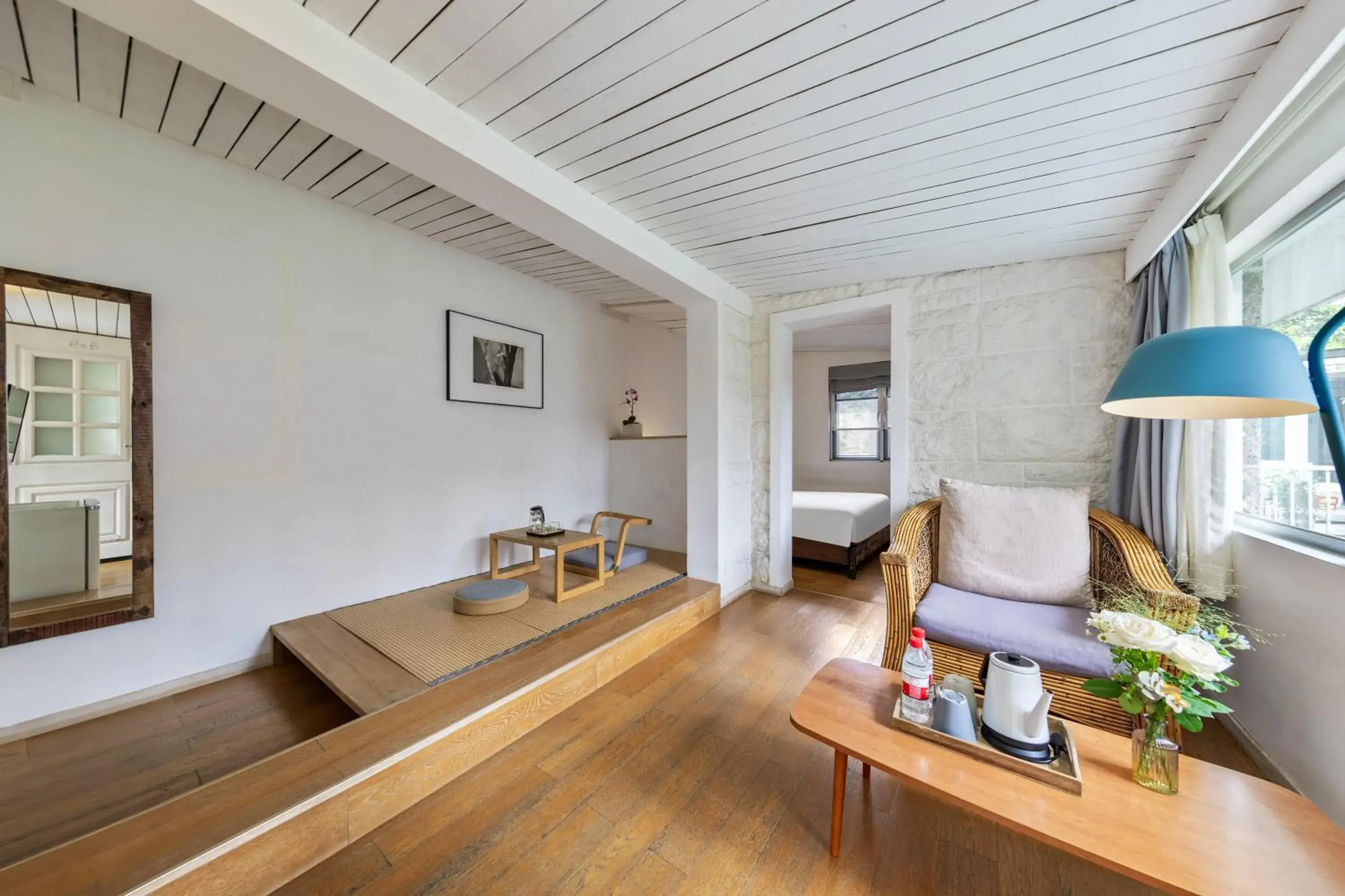 Loft Double Room in Shenzhen No'6 Garden Villa --French Window with garden view,Close to Sea World &Shekou Ferry Port &Subway Nearby ,Offer Western food and coffee &English speaking with tour services Loft Double Room in Shenzhen No'6 Garden Villa --French Window with garden view,Close to Sea World &Shekou Ferry Port &Subway Nearby ,Offer Western food and coffee &English speaking with tour services