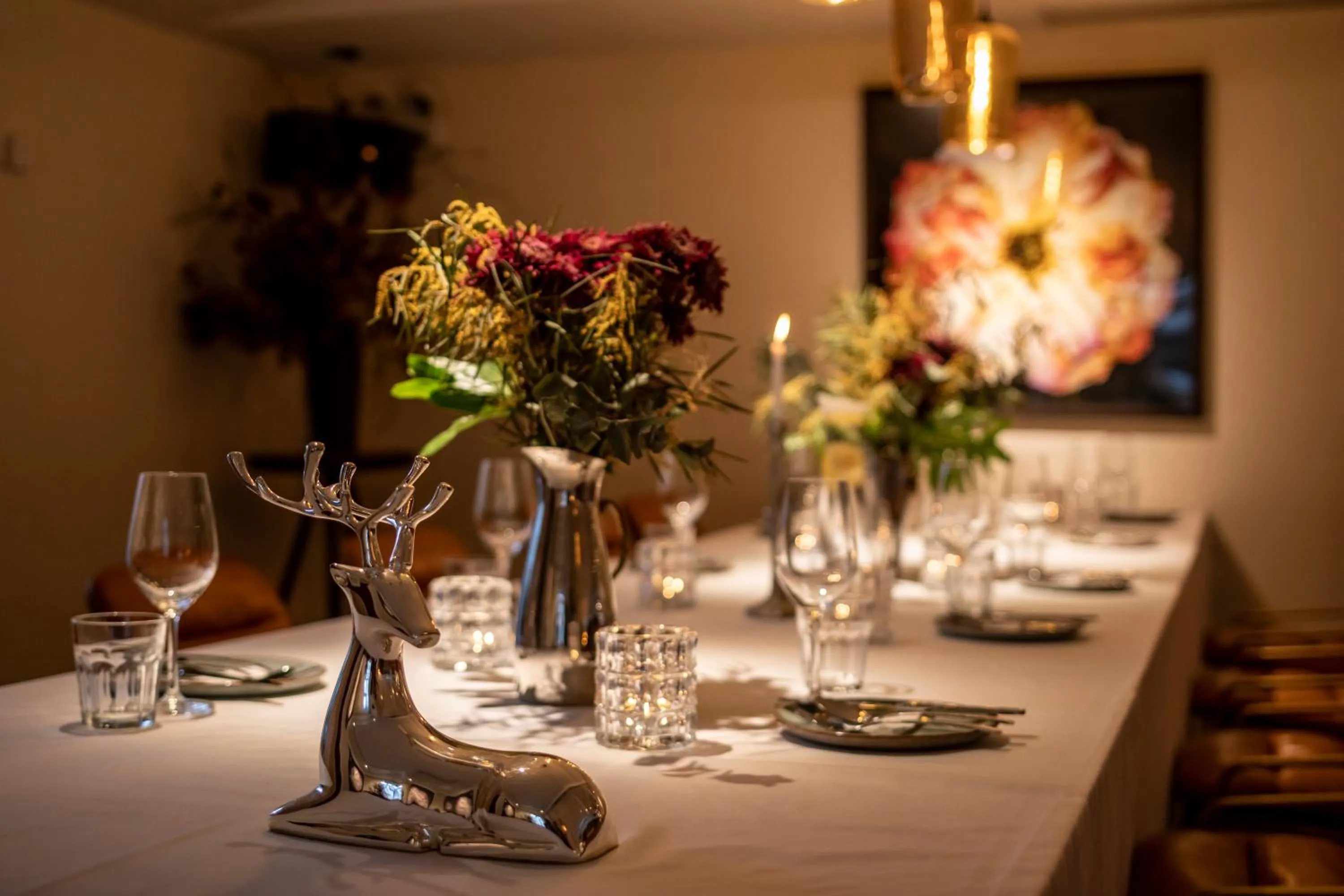 Restaurant/places to eat in 6號花園別墅酒店 Shenzhen No'6 Garden Villa --French Window with garden view,Close to Sea World &Shekou Ferry Port &K11 Ecoast &Subway Nearby ,Offer Western food and coffee &English speaking with tour services