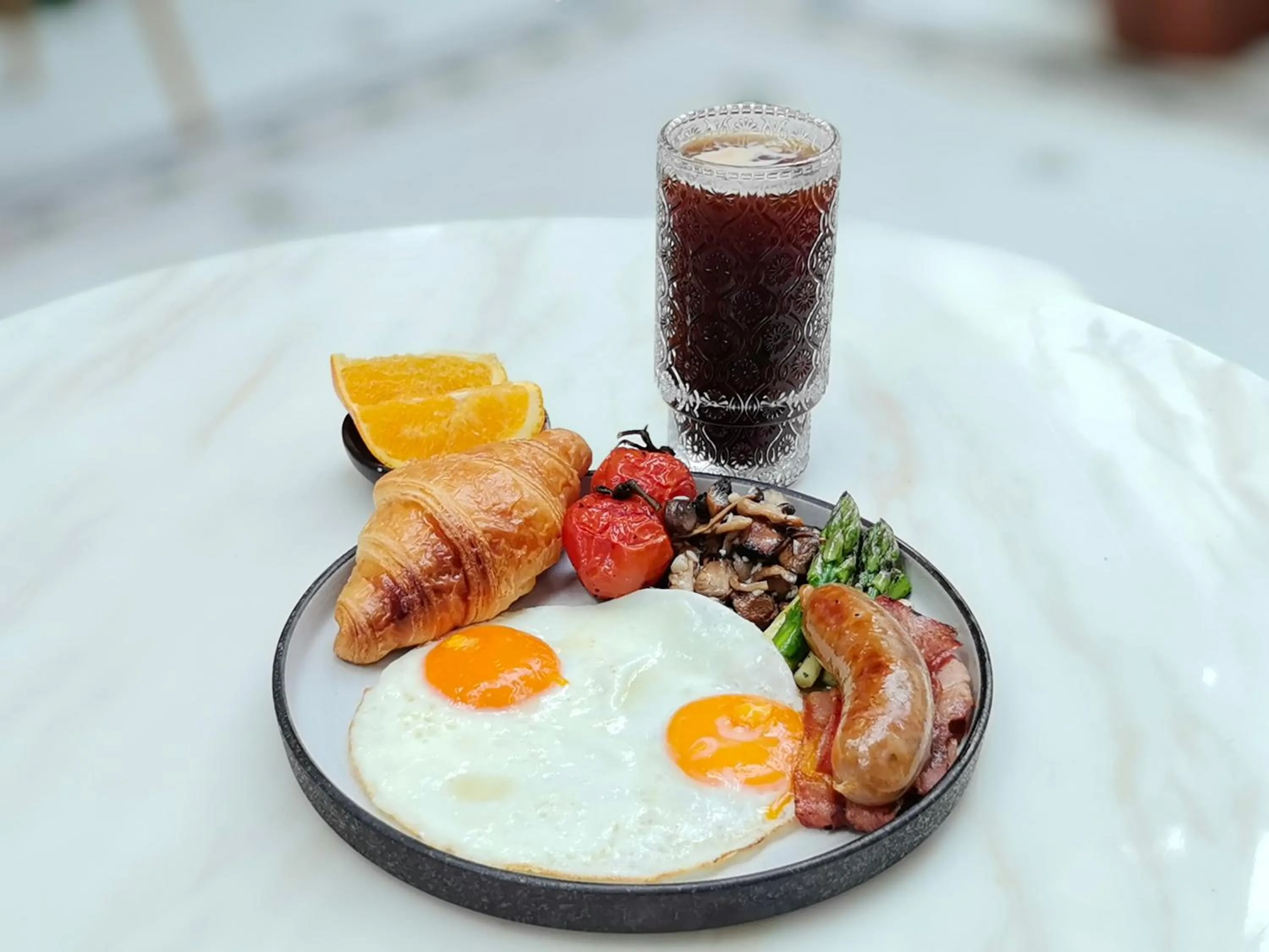 Breakfast in 6號花園別墅酒店 Shenzhen No'6 Garden Villa --French Window with garden view,Close to Sea World &Shekou Ferry Port &K11 Ecoast &Subway Nearby ,Offer Western food and coffee &English speaking with tour services