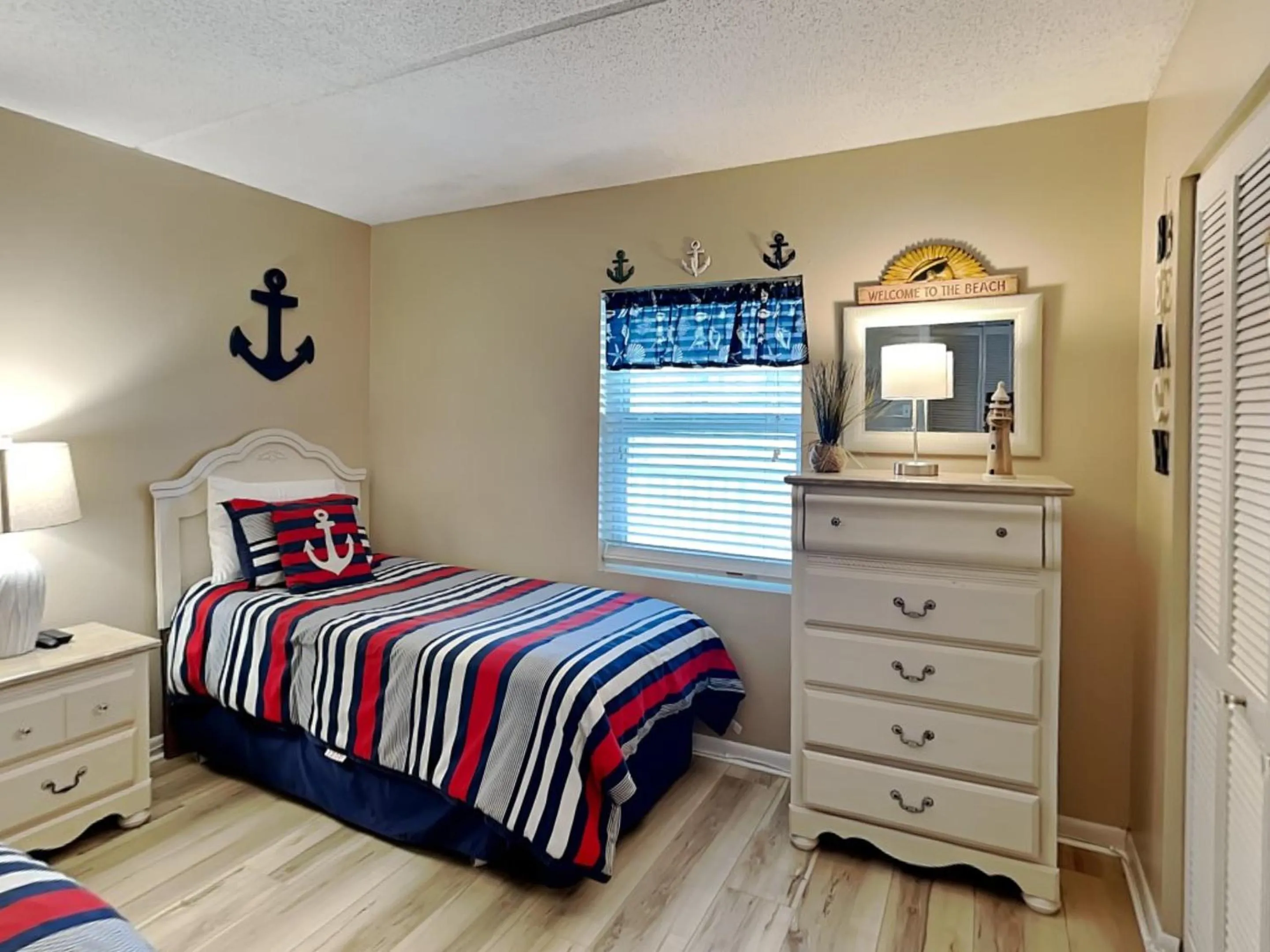 Bed in Jacksonville Beachdrifter 406