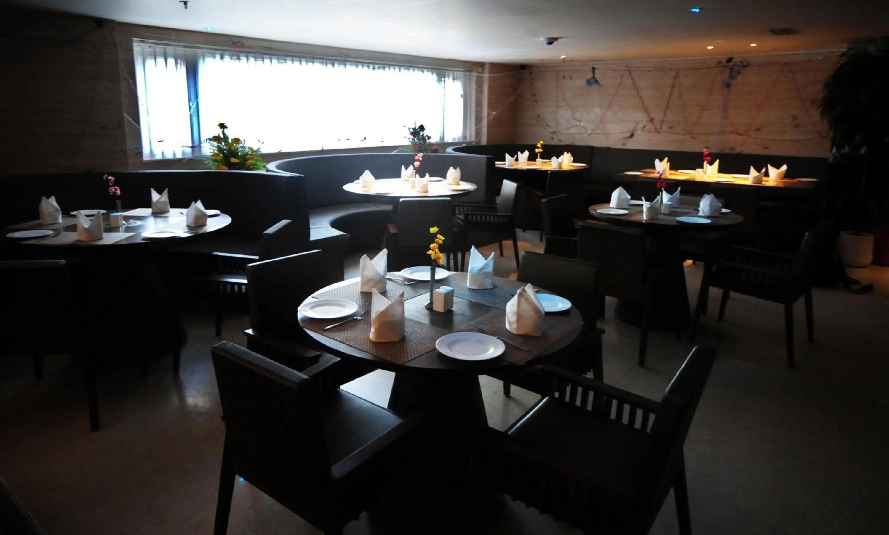 Restaurant/places to eat in Monotel