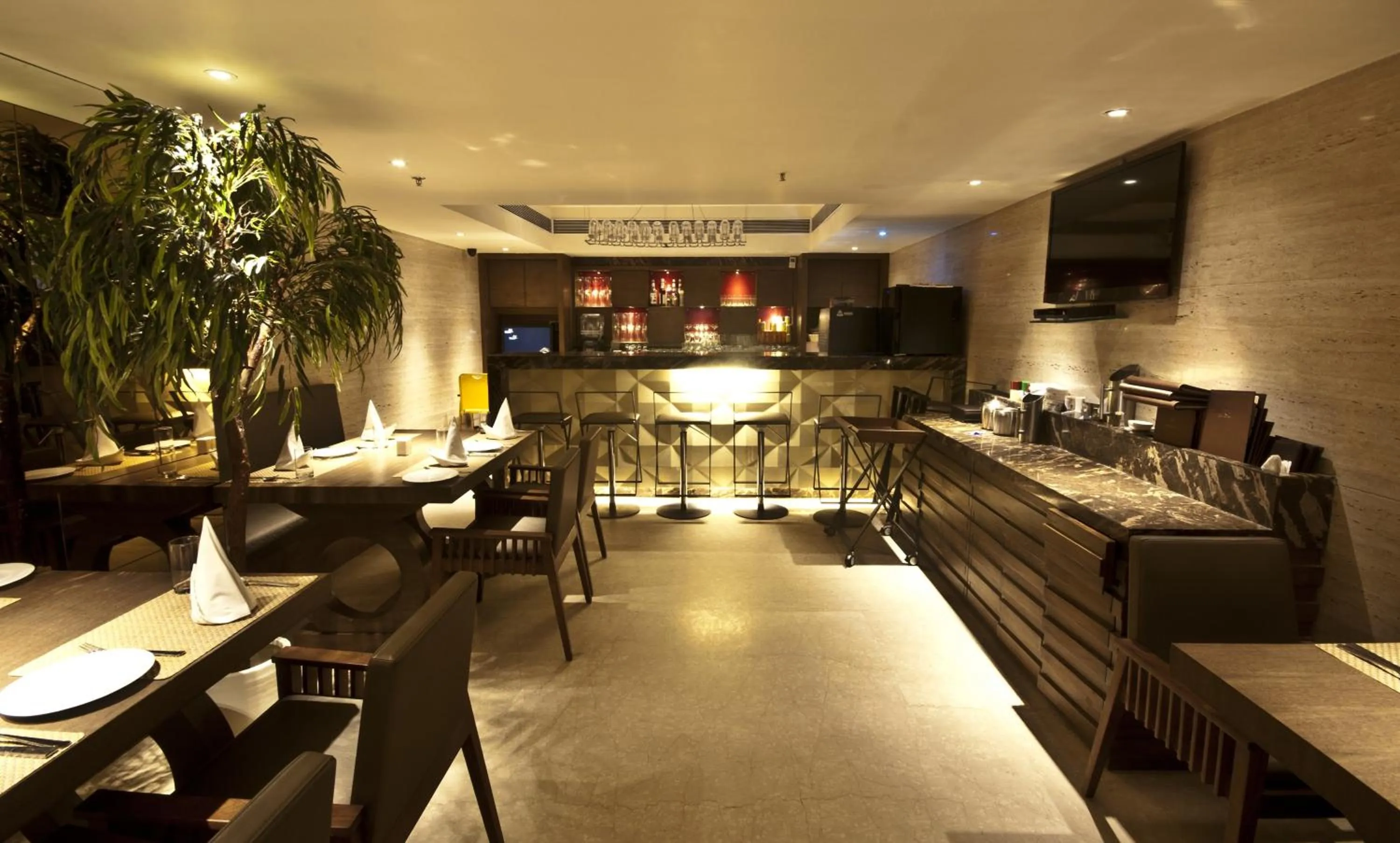 Restaurant/places to eat in Monotel