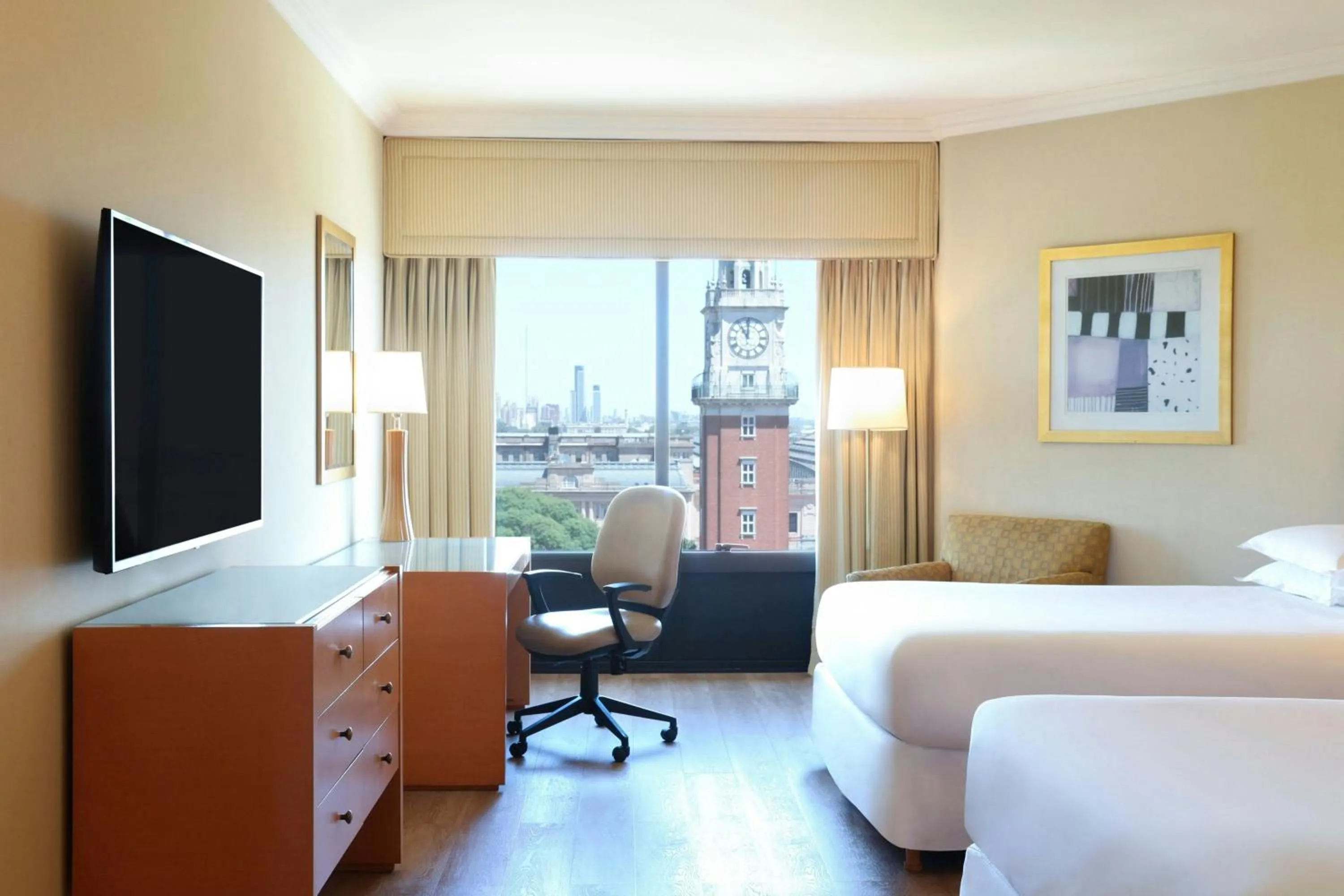 Photo of the whole room, Bed in Sheraton Buenos Aires Hotel & Convention Center