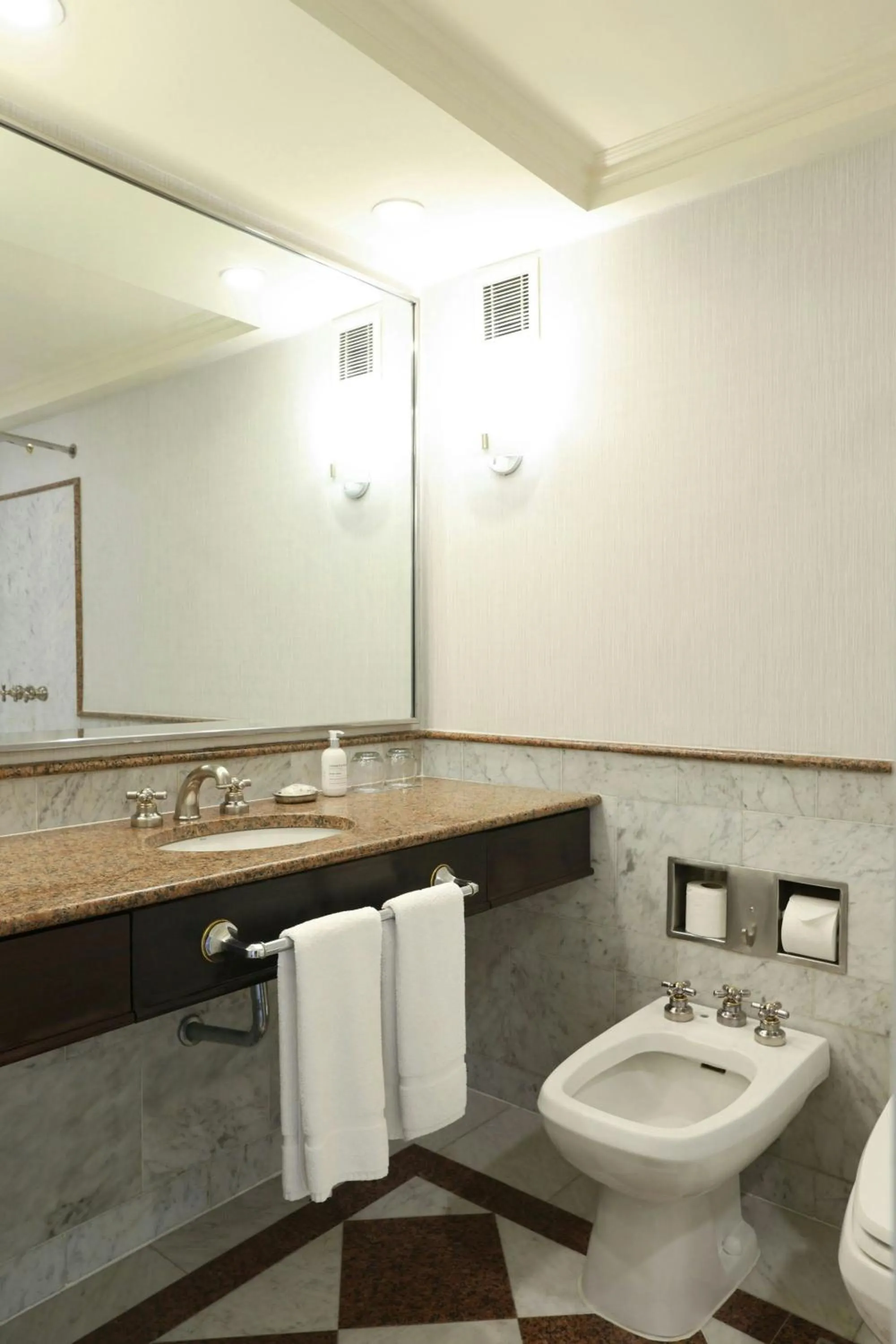 Photo of the whole room in Sheraton Buenos Aires Hotel & Convention Center