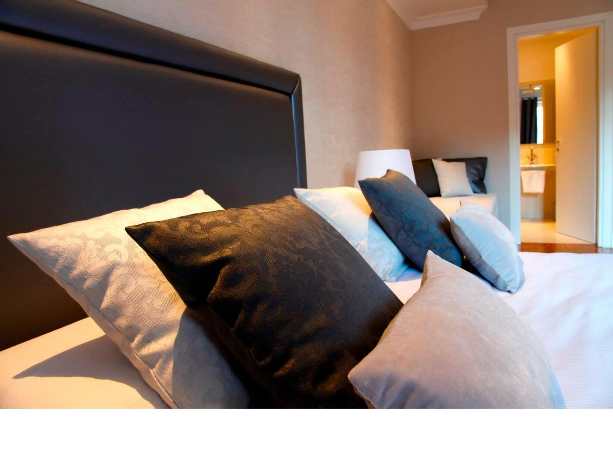 Bed in La Villetta Suite