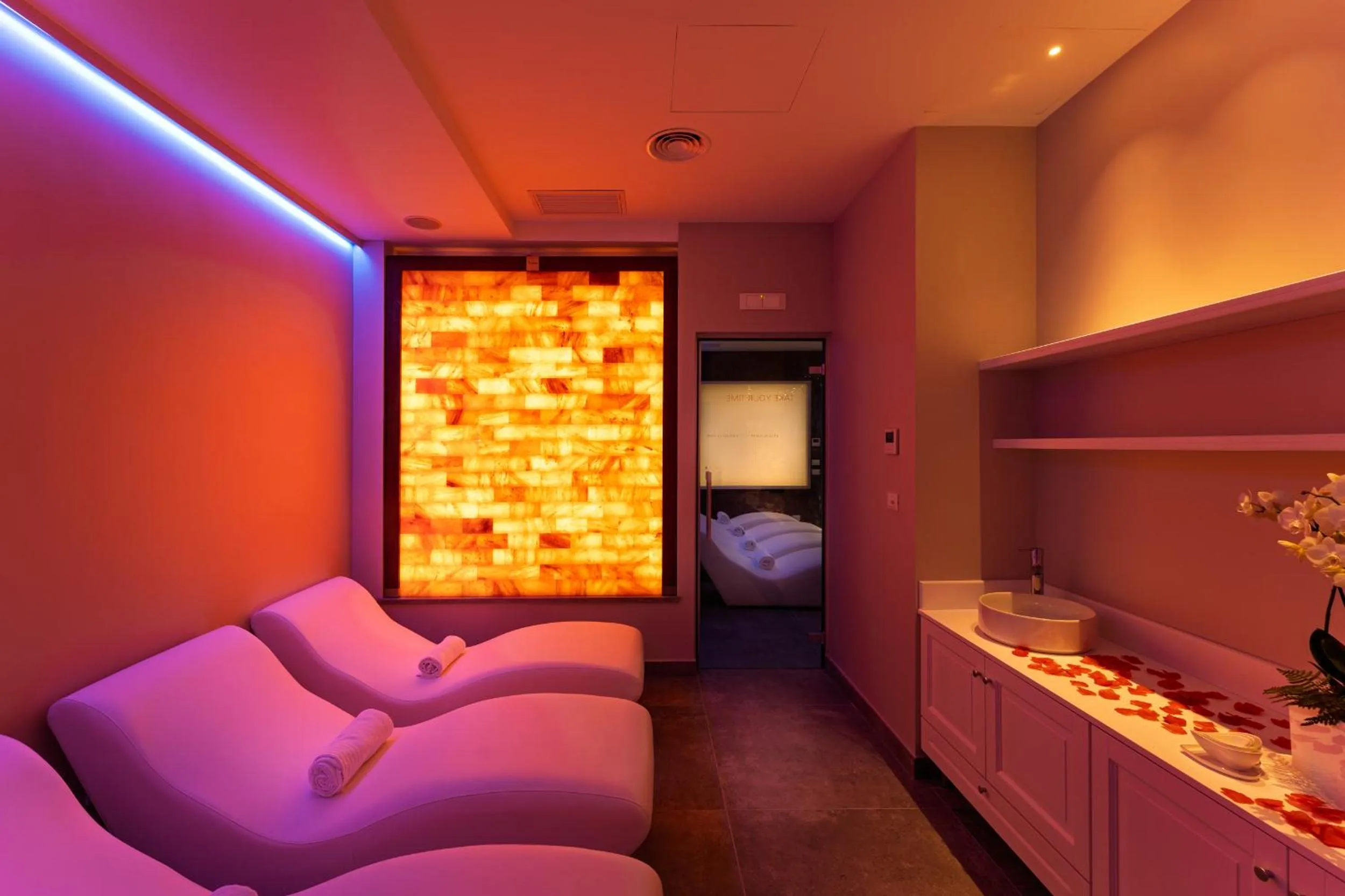 Massage in La Villetta Suite