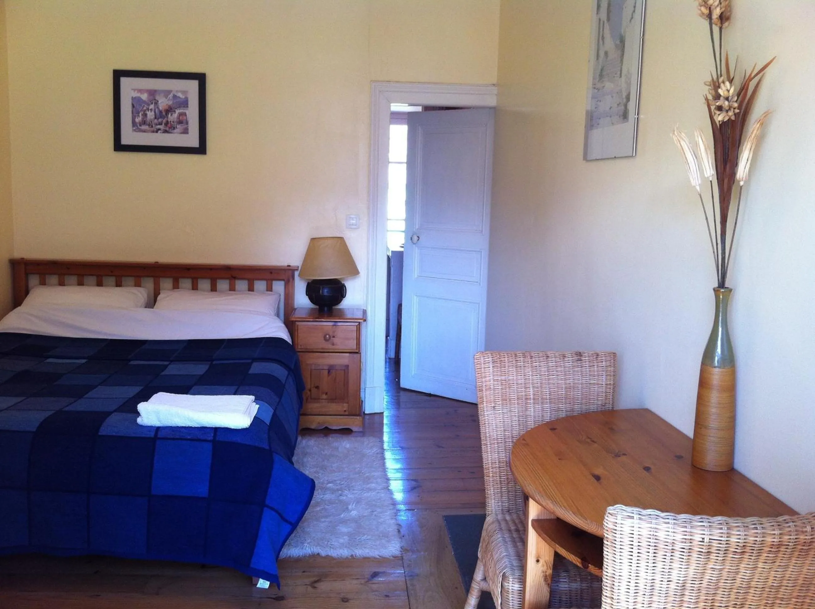 Mountain view, Bed in Papilio