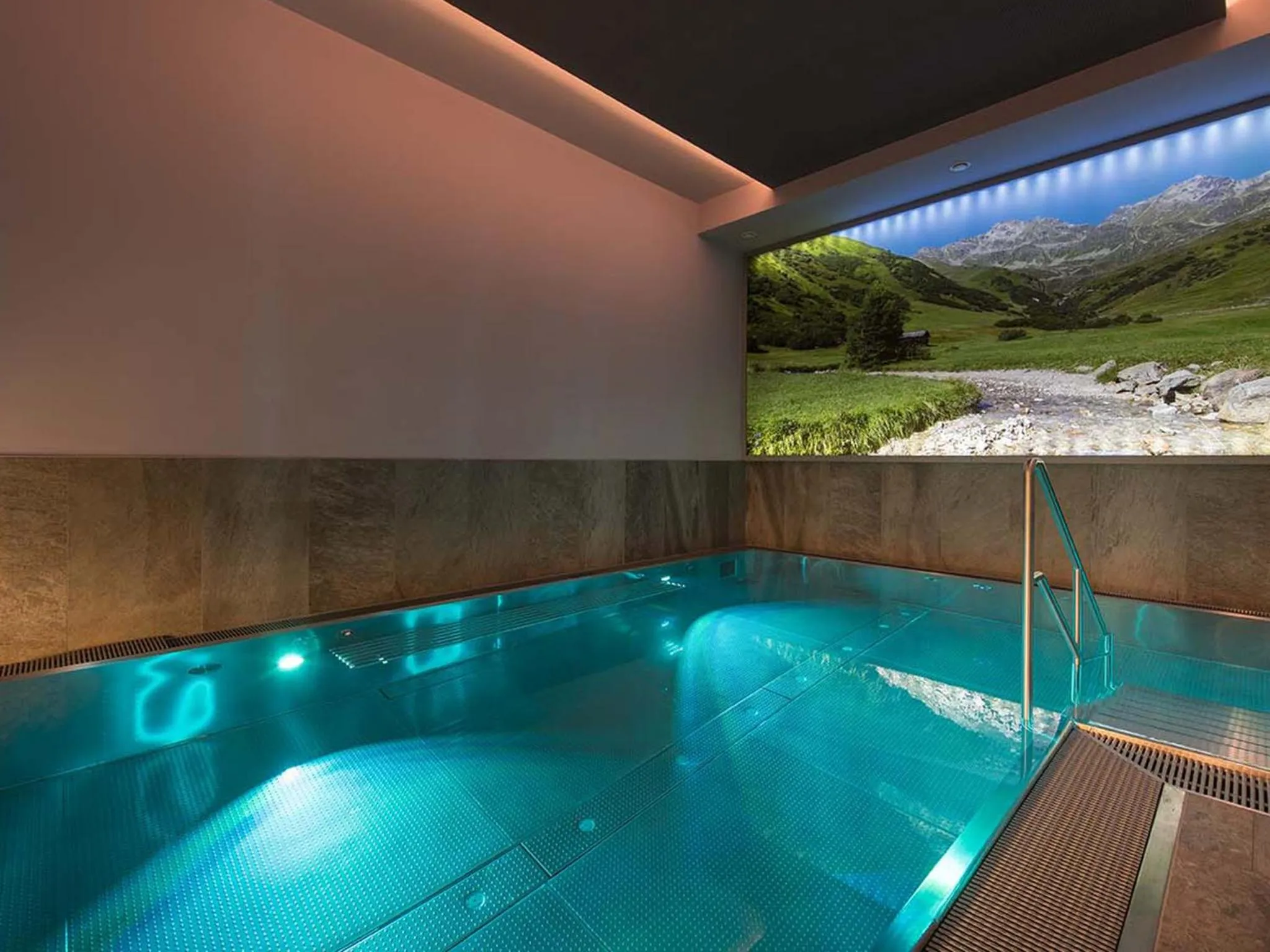 Swimming pool in Hotel Universo