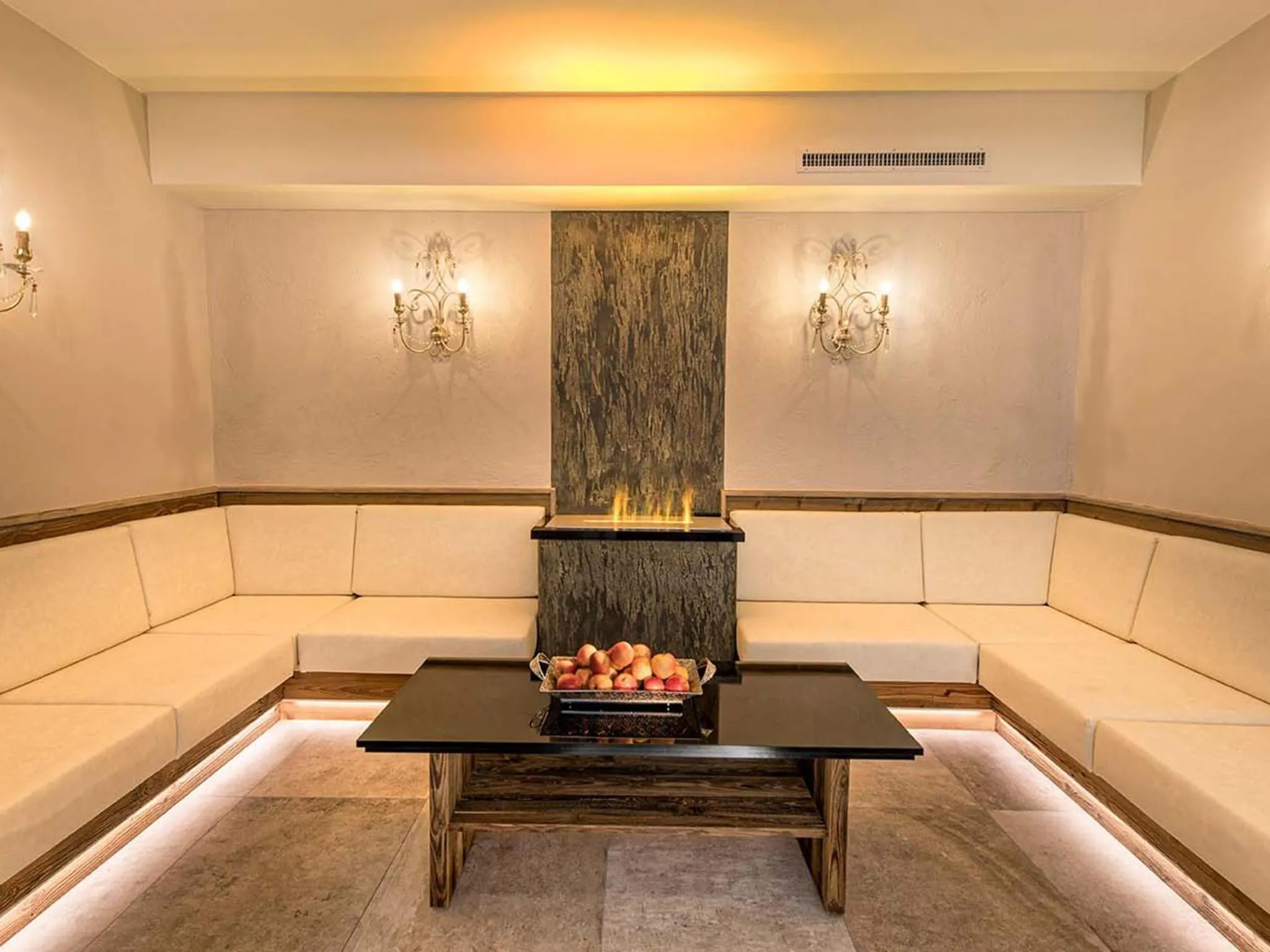 Seating area in Hotel Universo