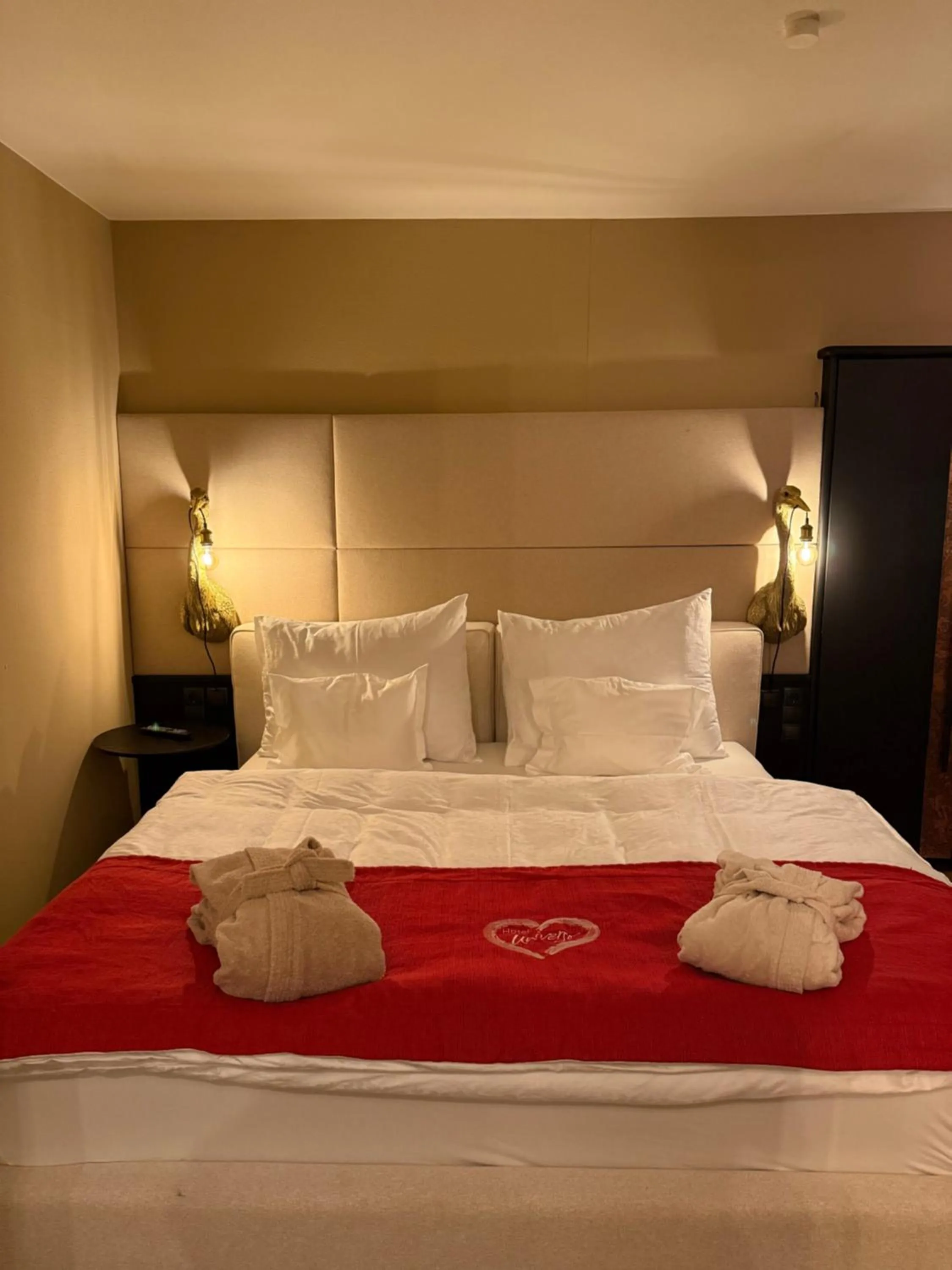 Bed in Hotel Universo