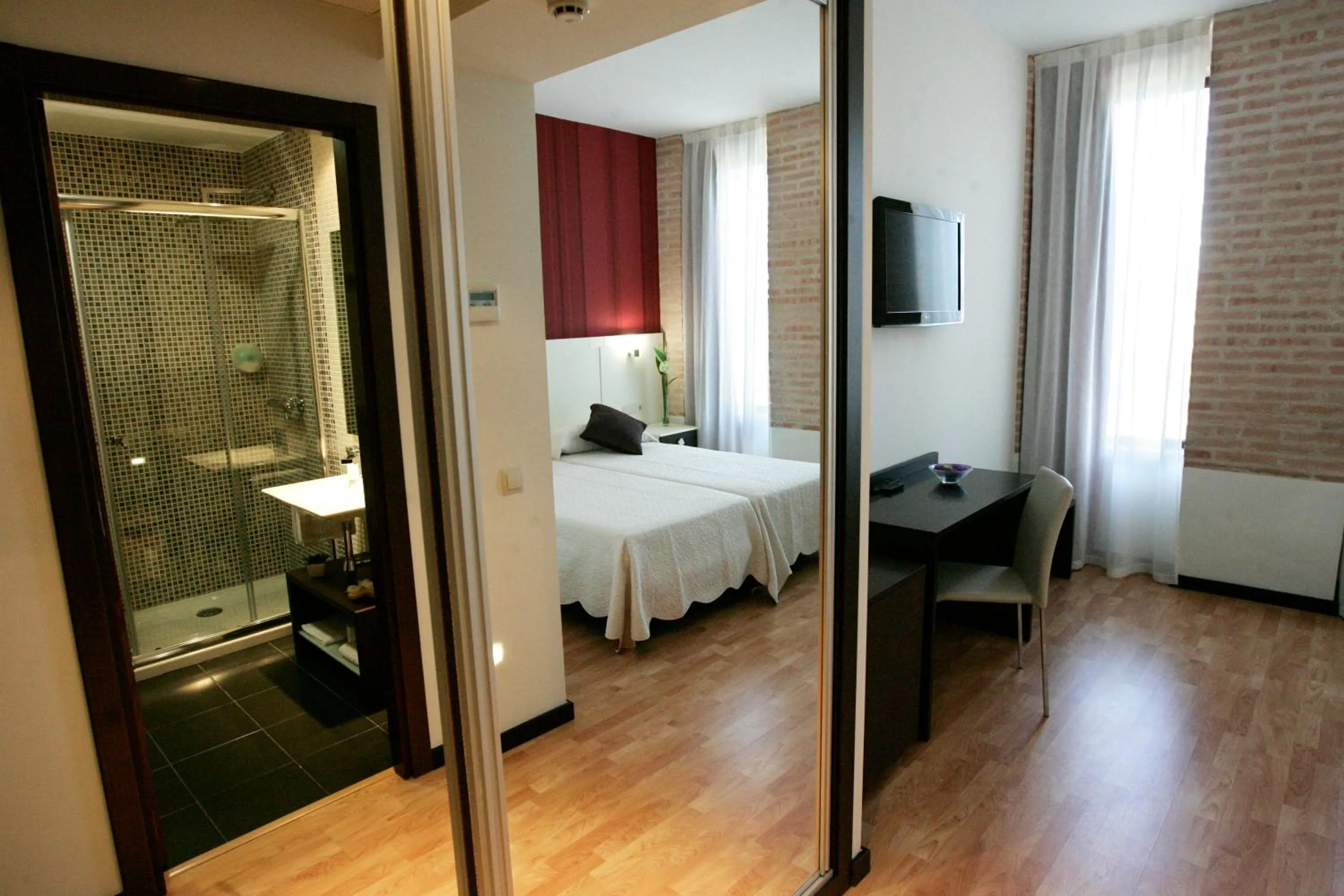 Photo of the whole room, Bed in Hotel La Bastida Toledo